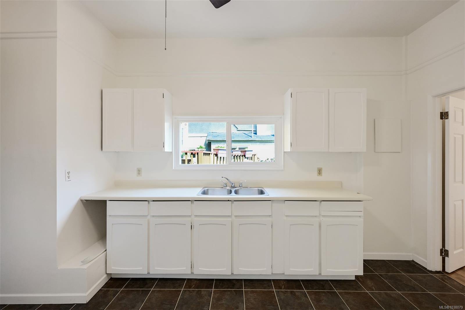 1620 Camosun St