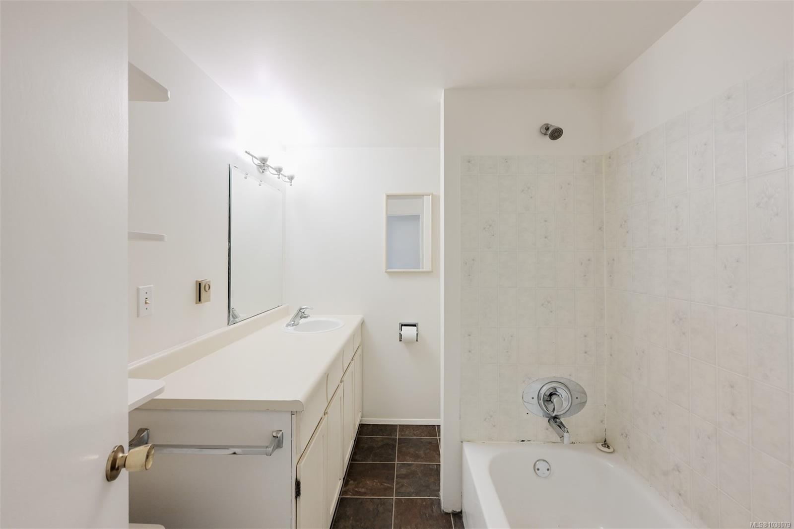 1620 Camosun St