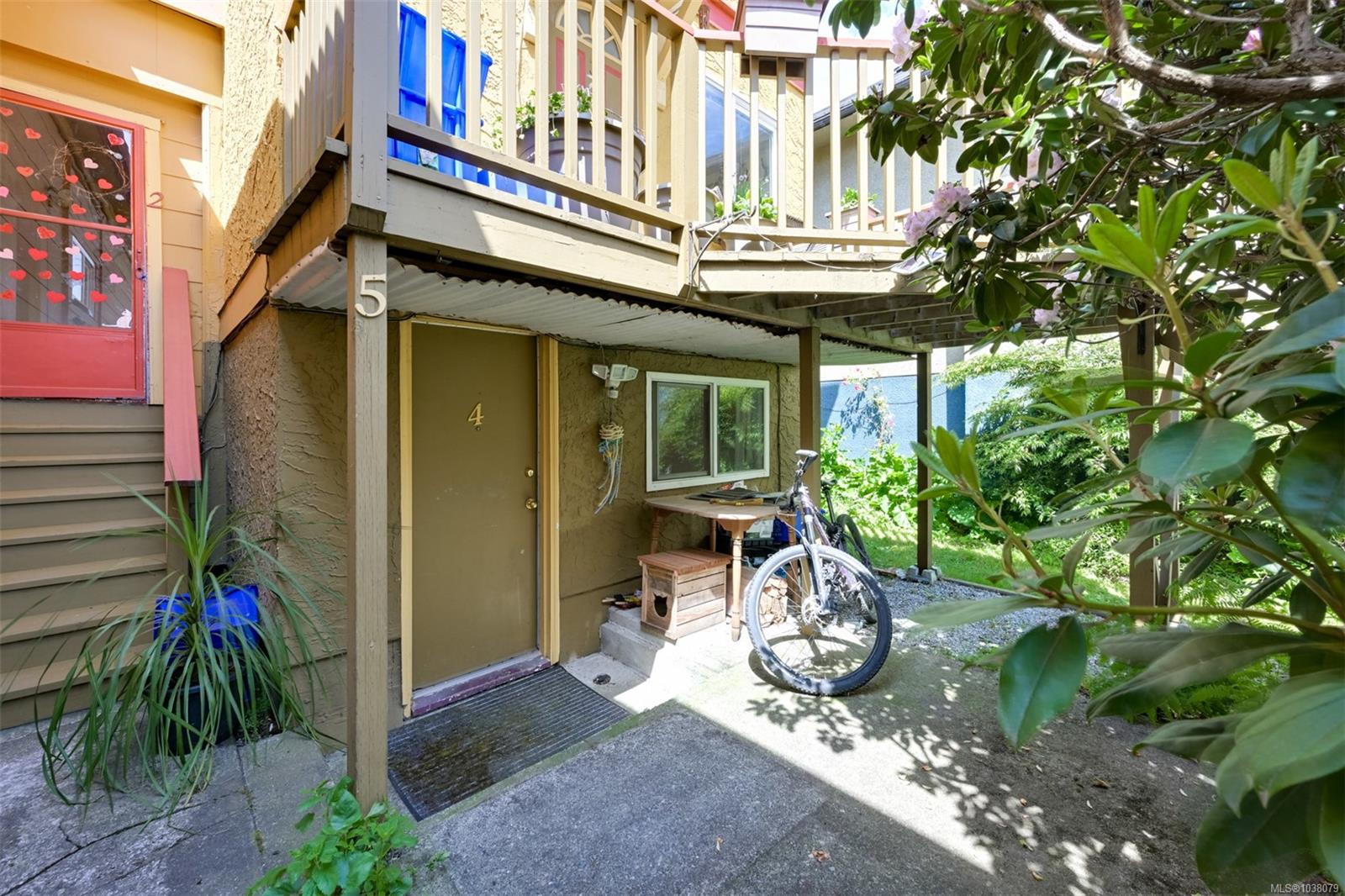 1620 Camosun St