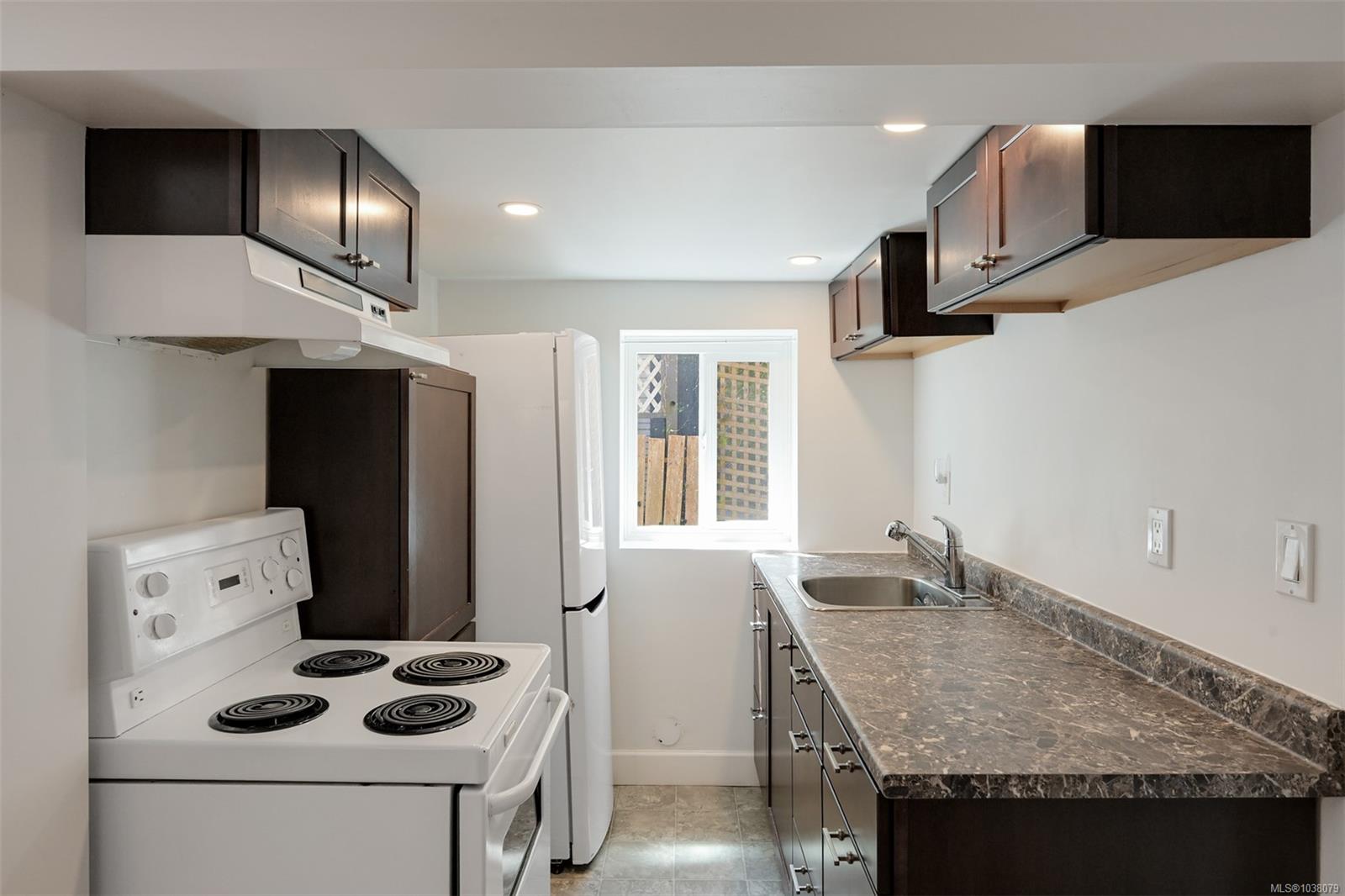 1620 Camosun St