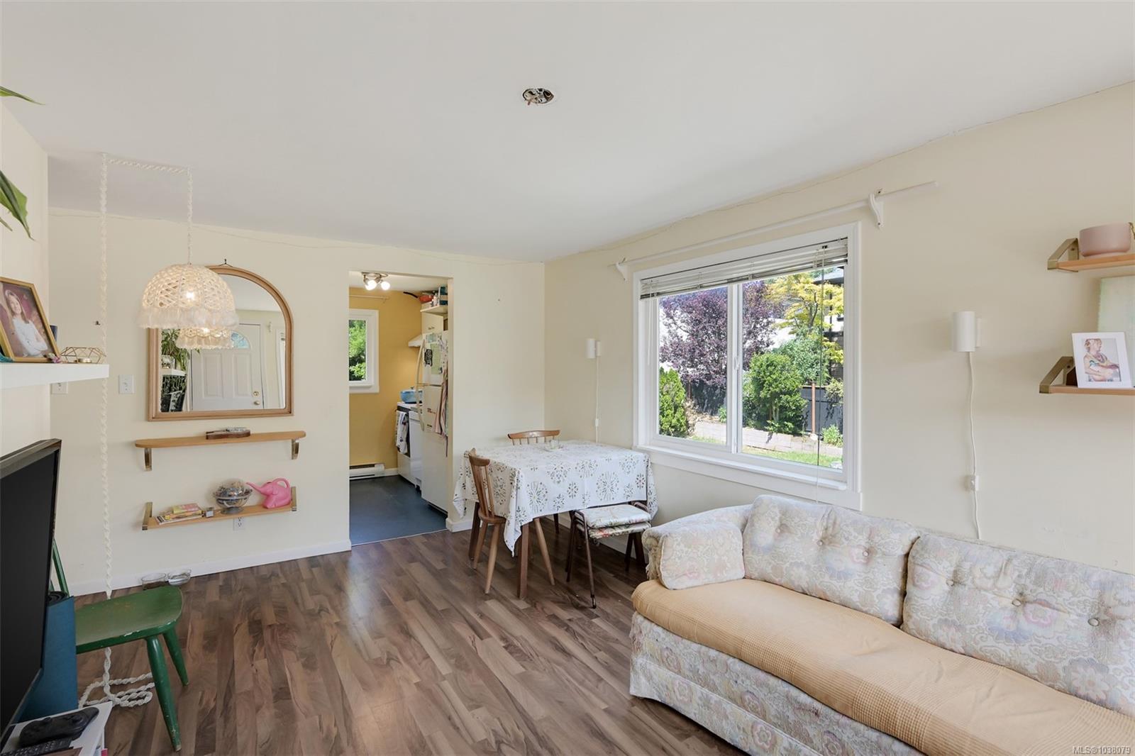 1620 Camosun St