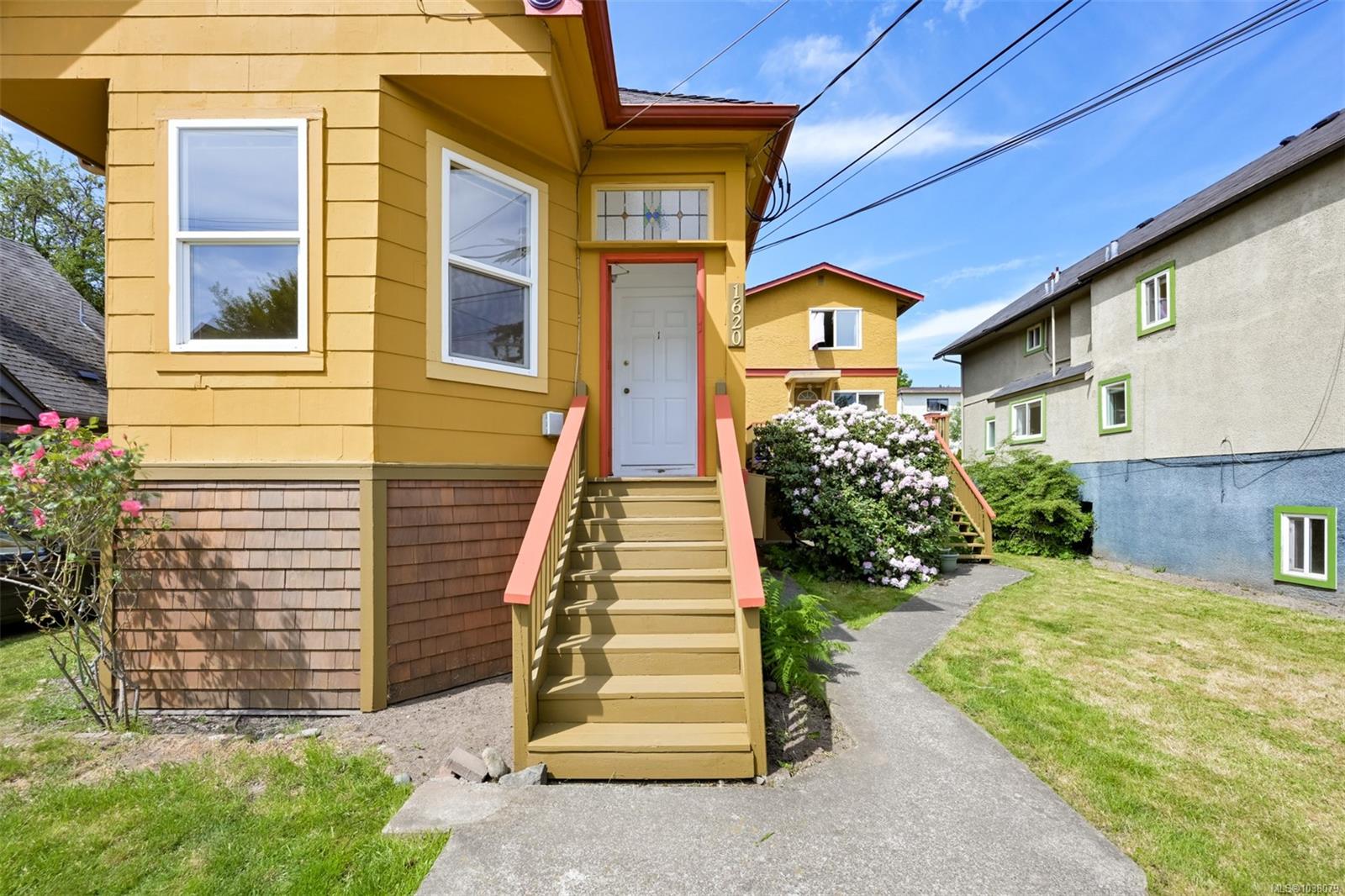 1620 Camosun St