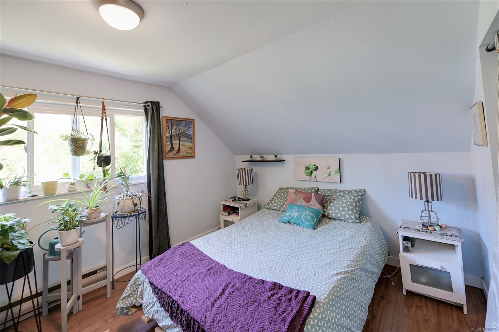 1620 Camosun St