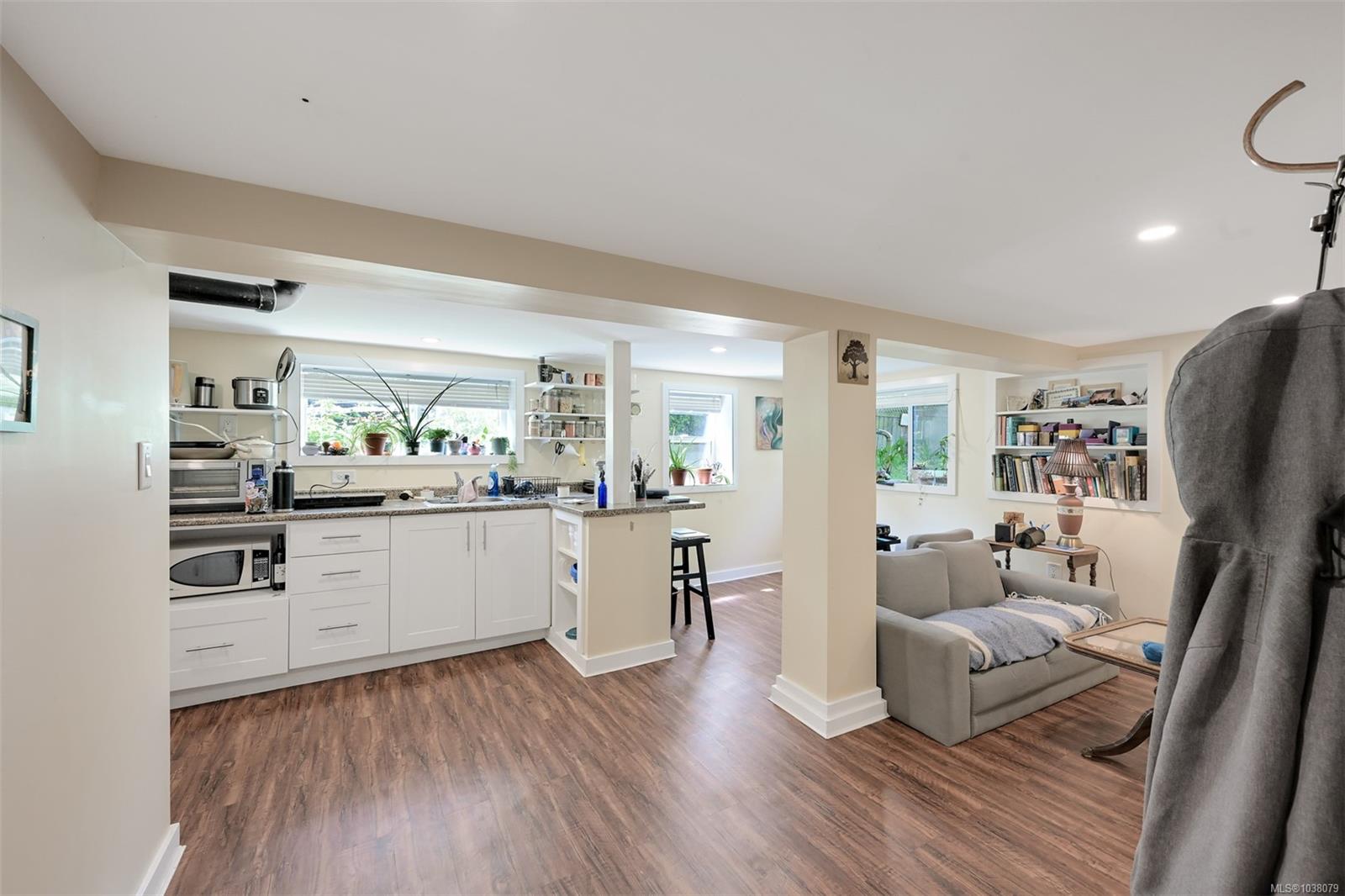 1620 Camosun St