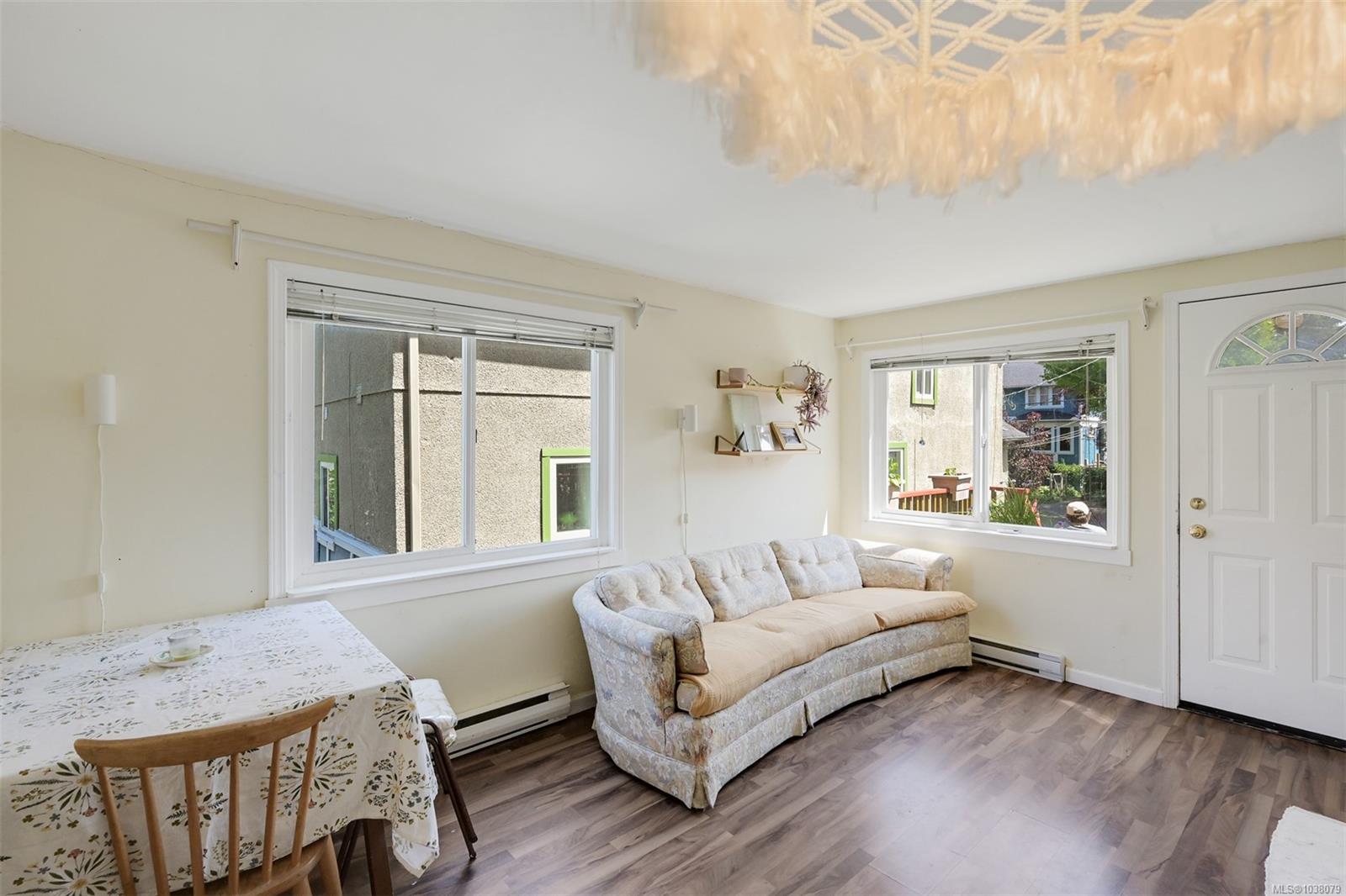 1620 Camosun St