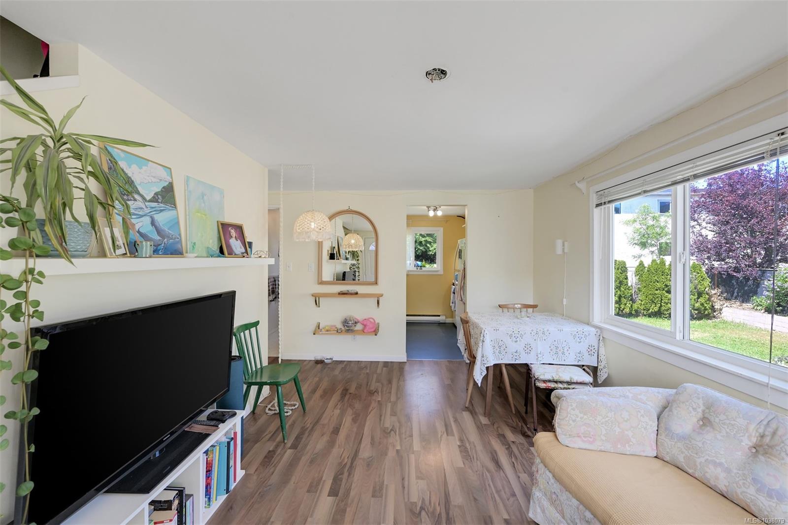 1620 Camosun St
