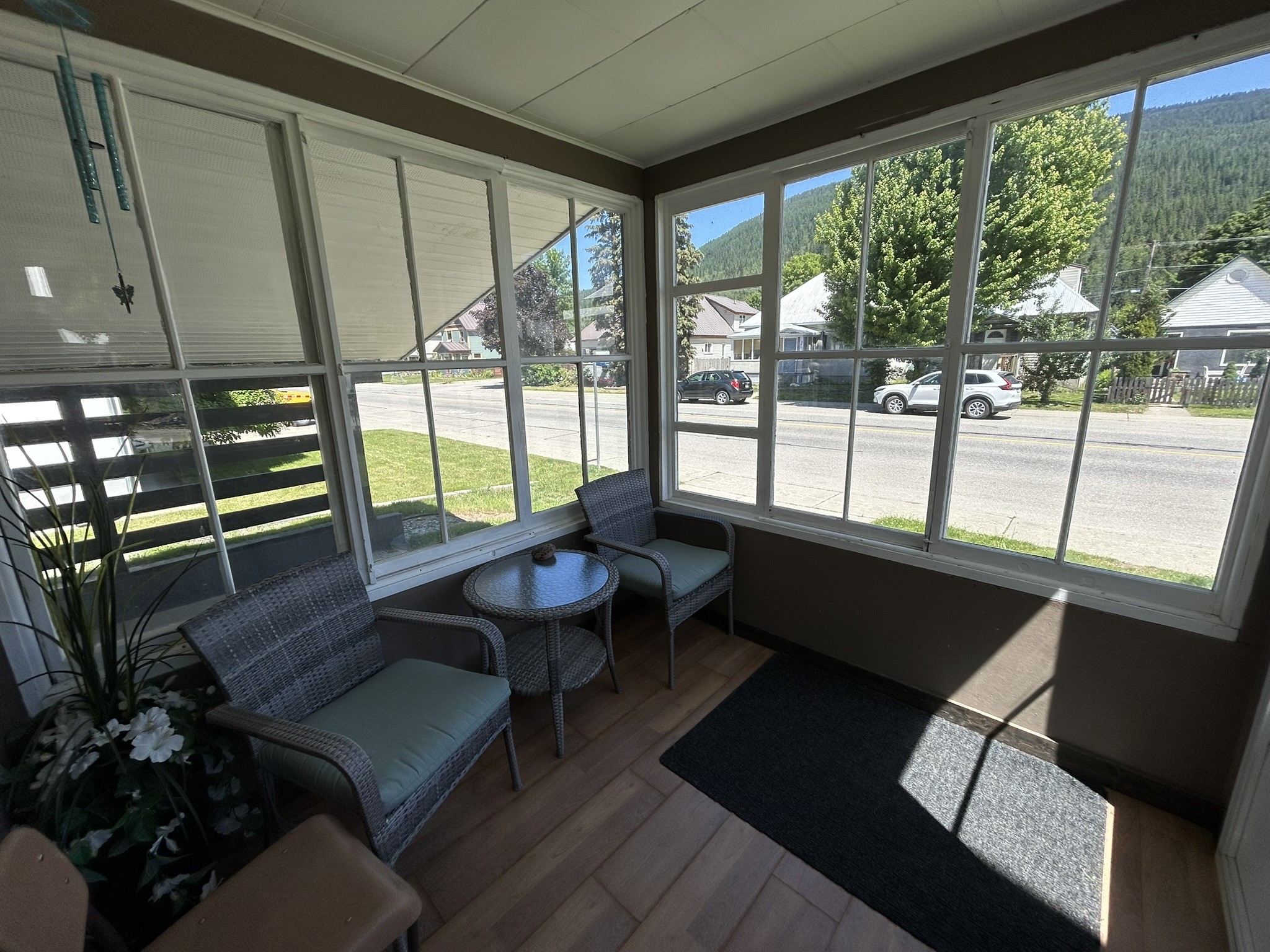 309 Third Street E