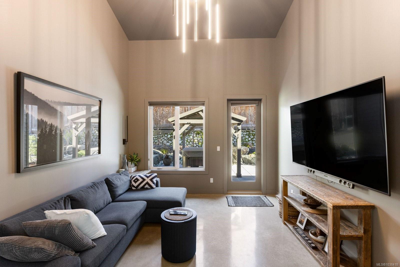 593 Downey Rd
