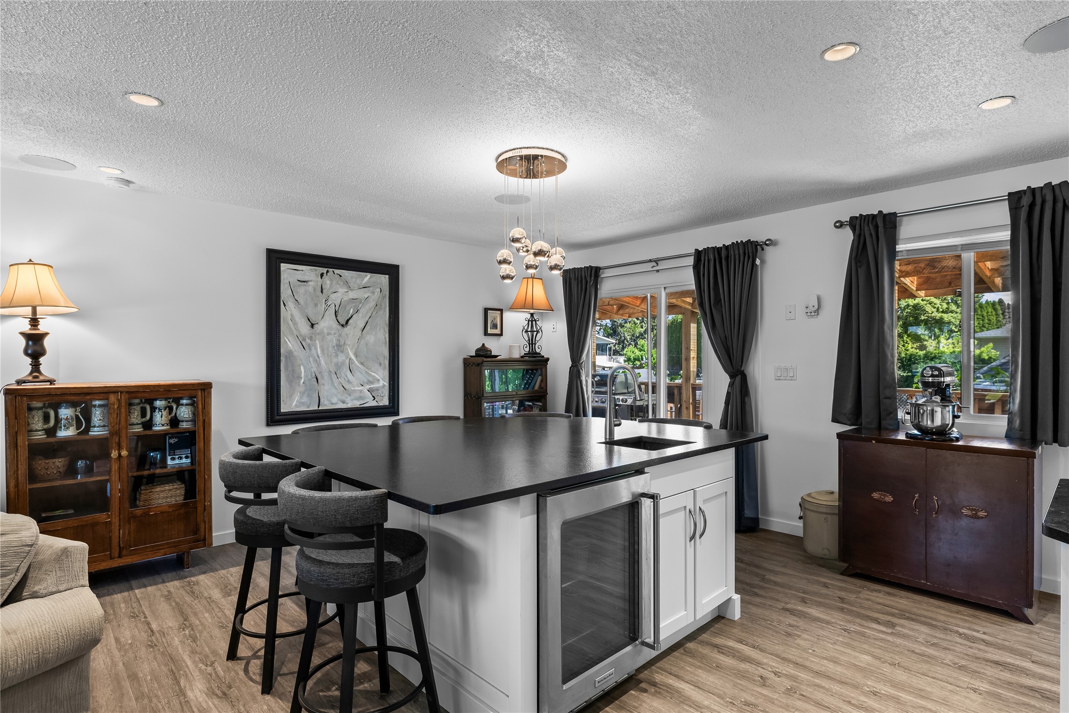 992 Grenfell Court