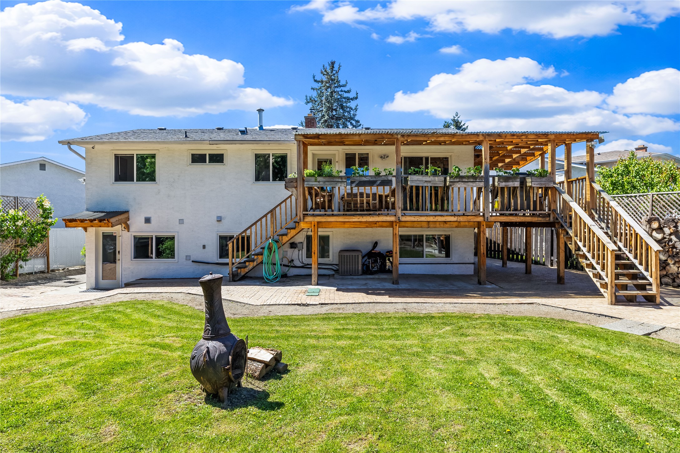 992 Grenfell Court