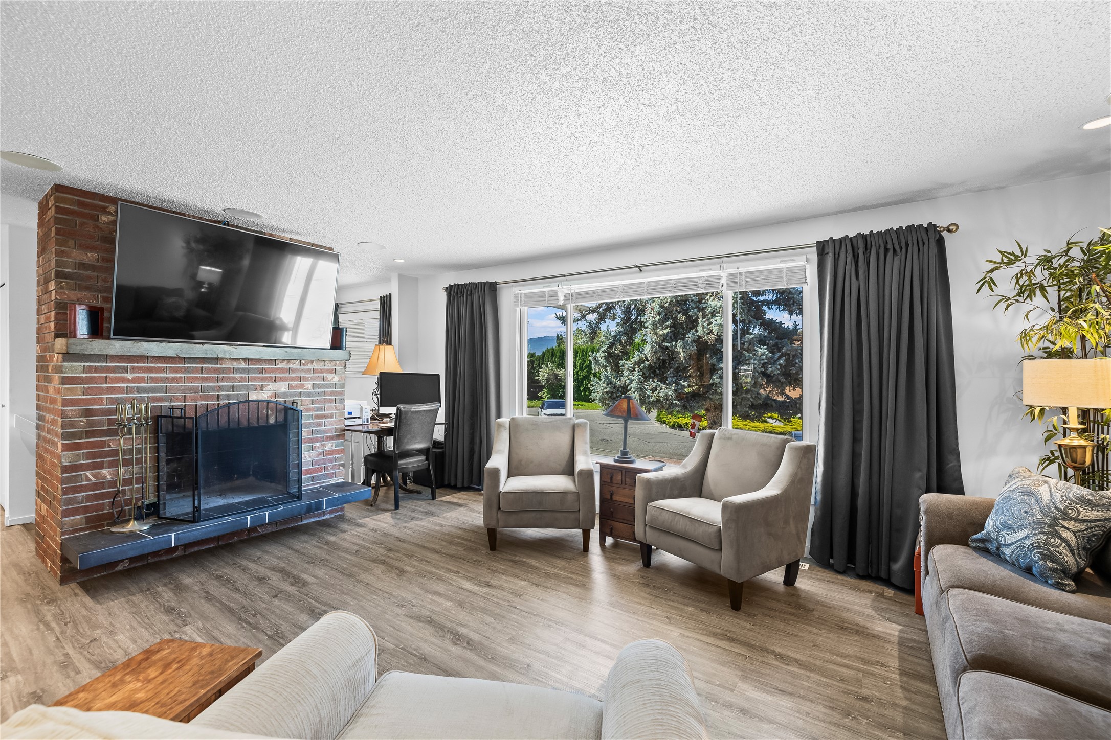 992 Grenfell Court