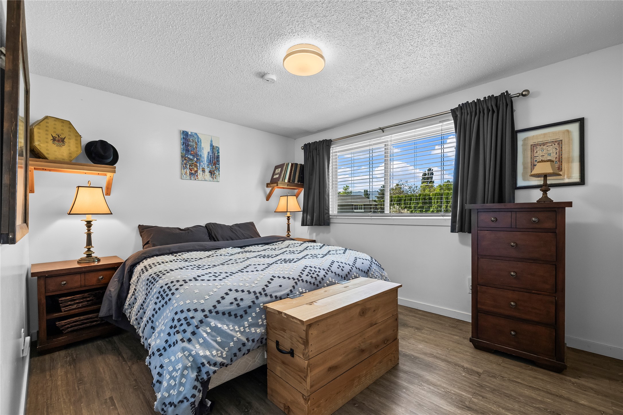 992 Grenfell Court