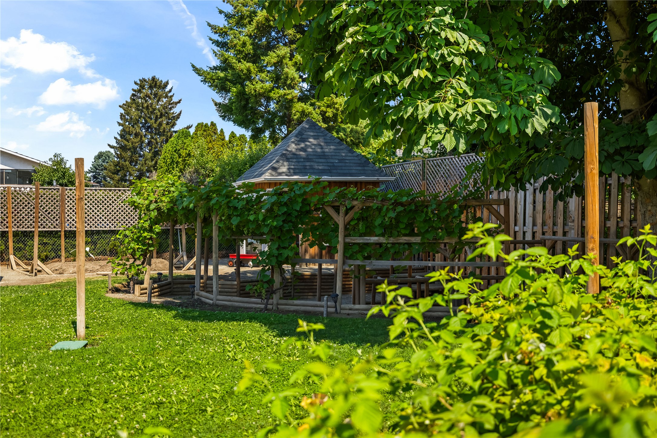 992 Grenfell Court