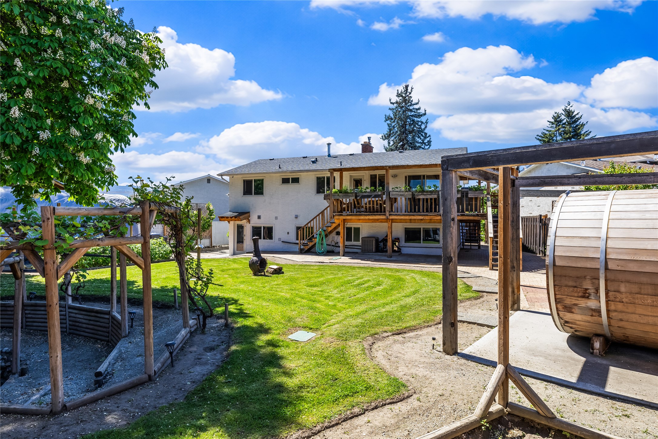 992 Grenfell Court