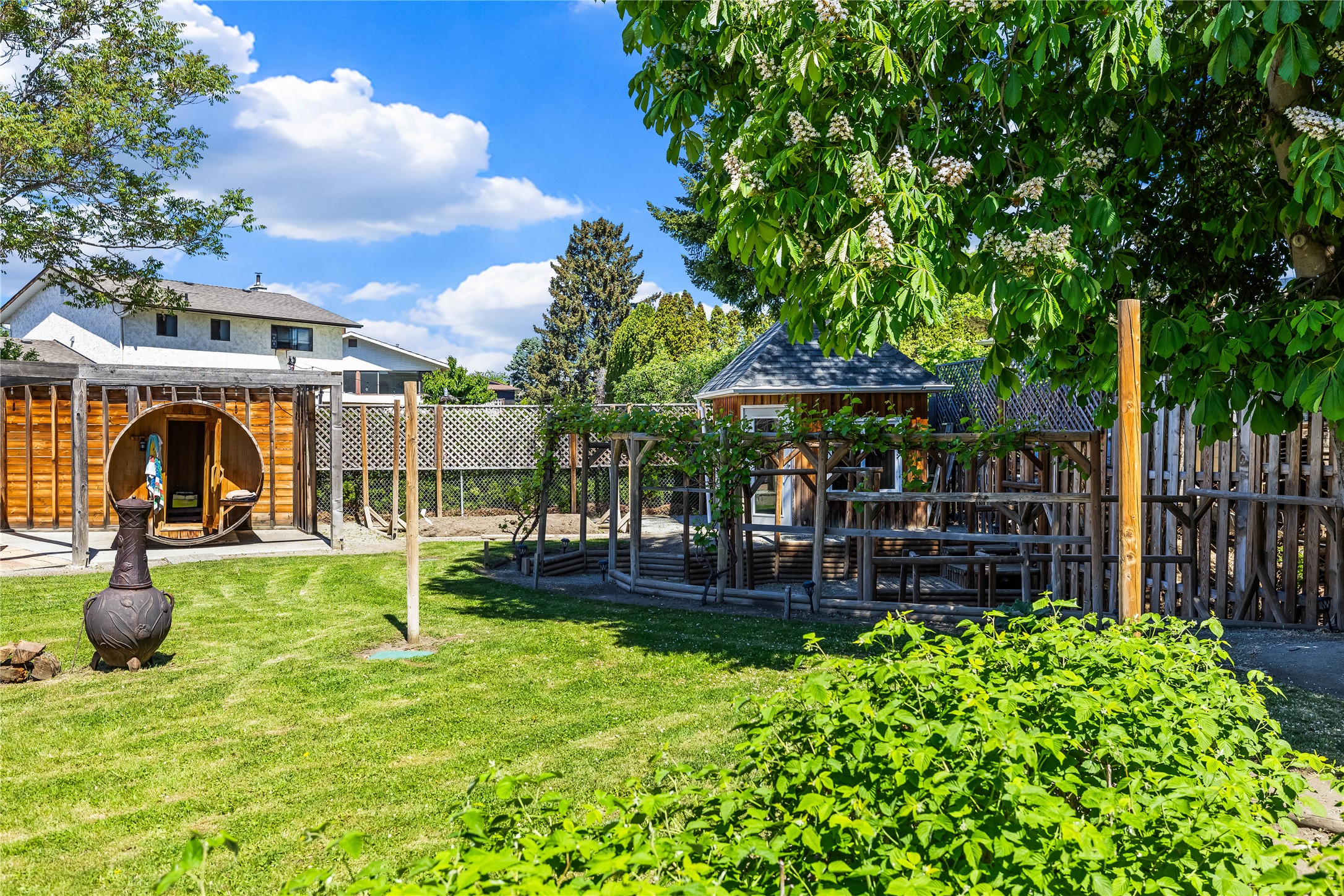 992 Grenfell Court