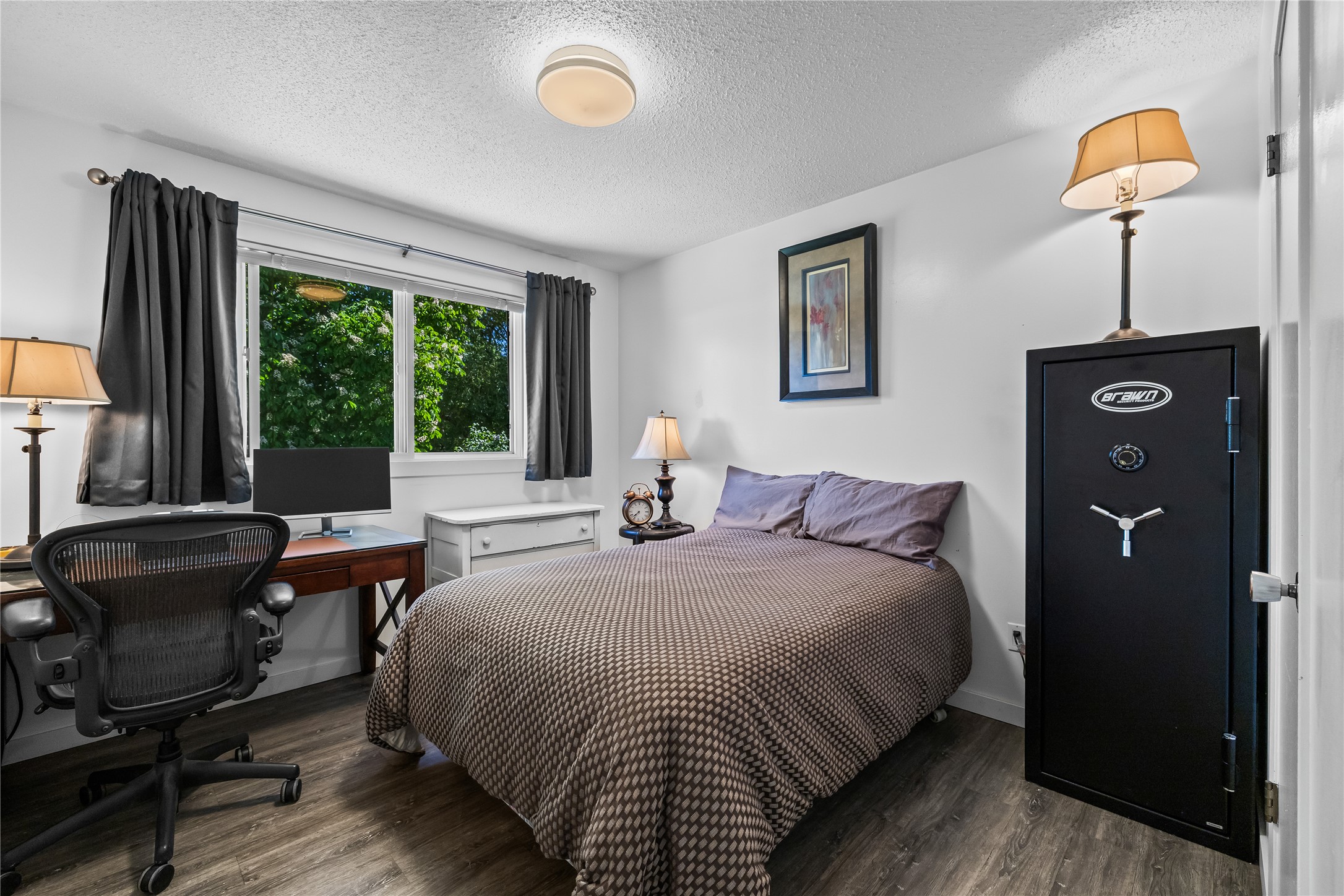 992 Grenfell Court