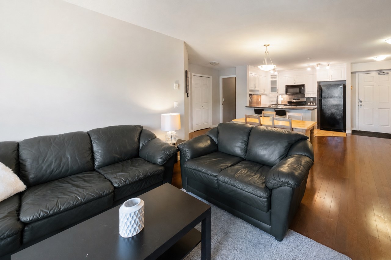 135 Ziprick Road 206