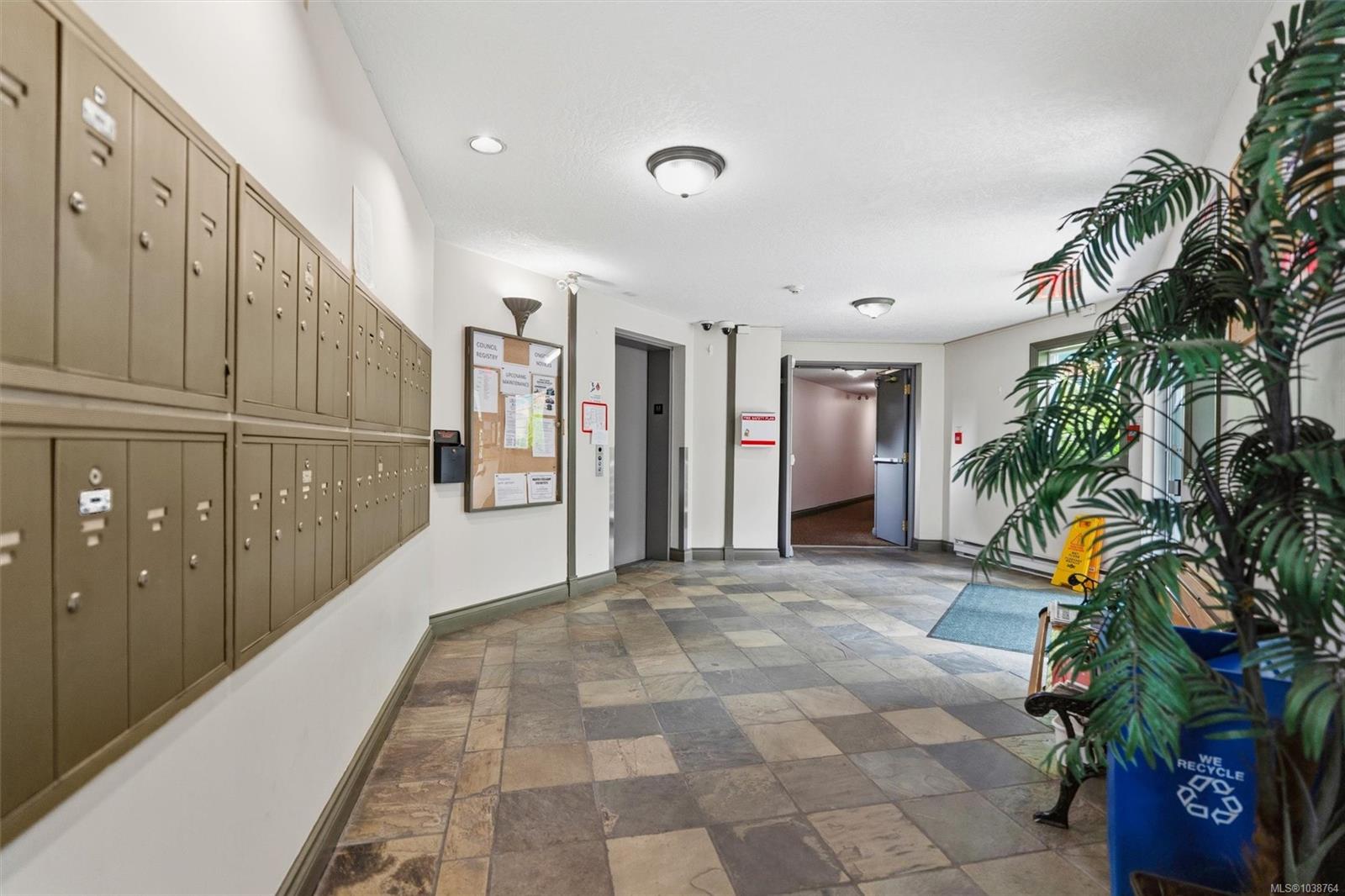 894 Vernon Ave #112