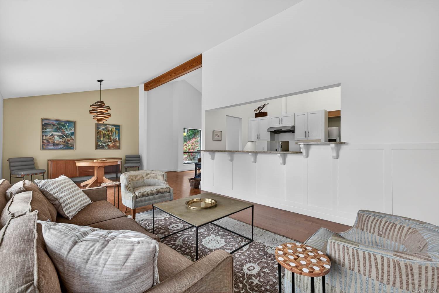 102 Village Terr