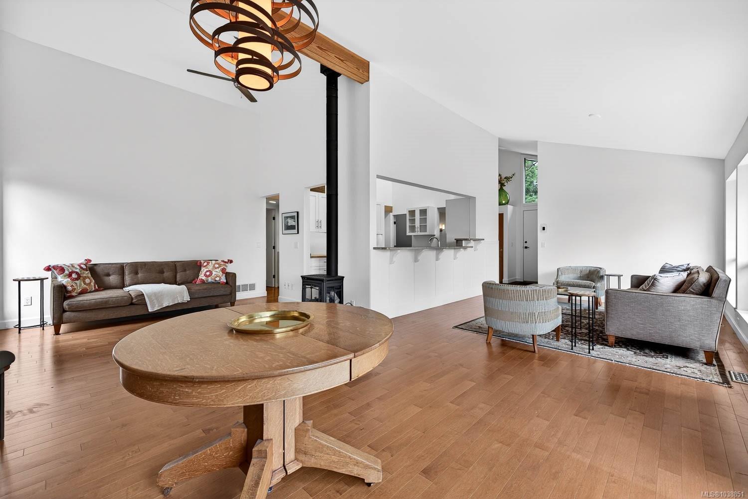 102 Village Terr