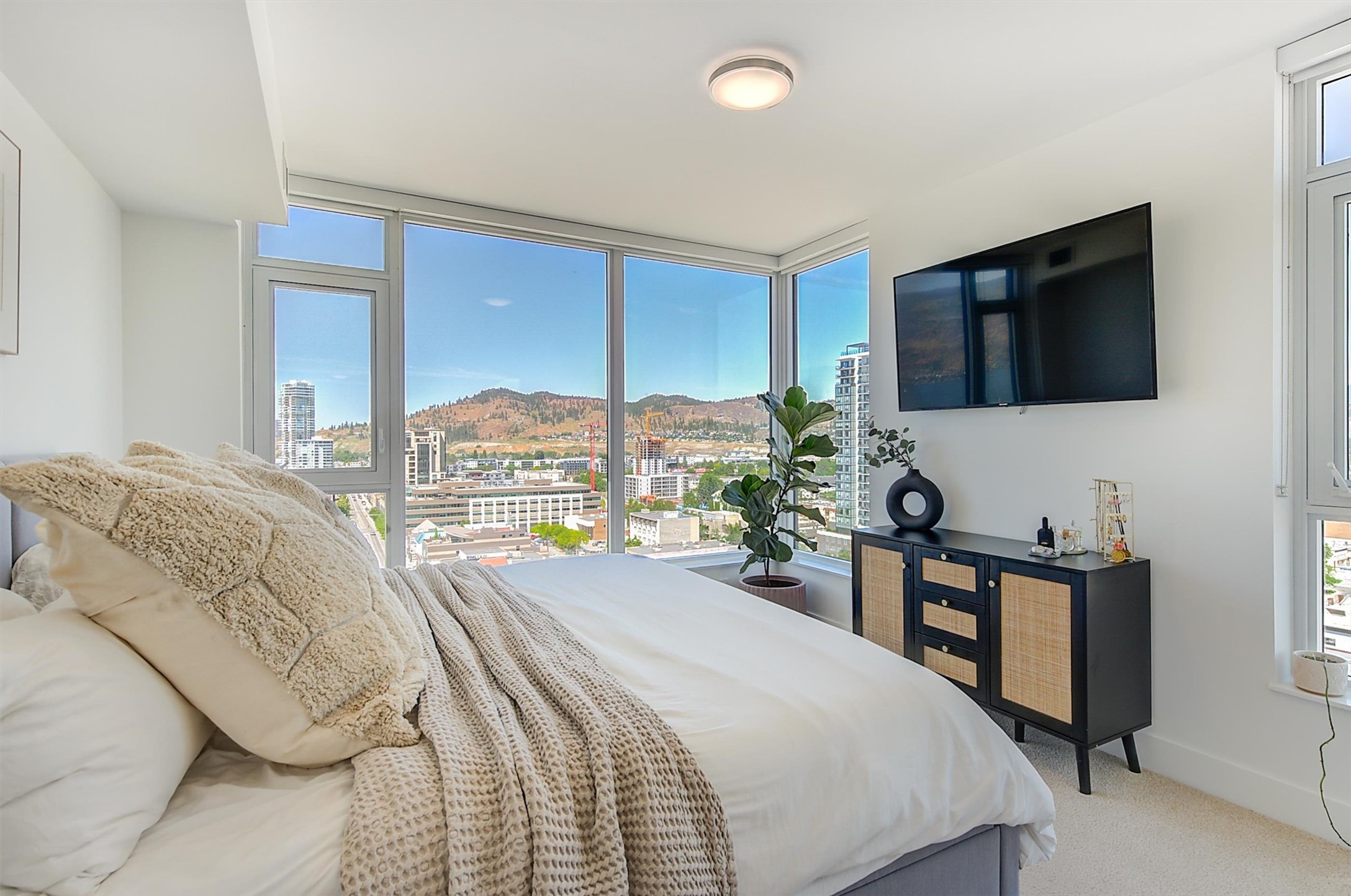 1588 Ellis Street 1602