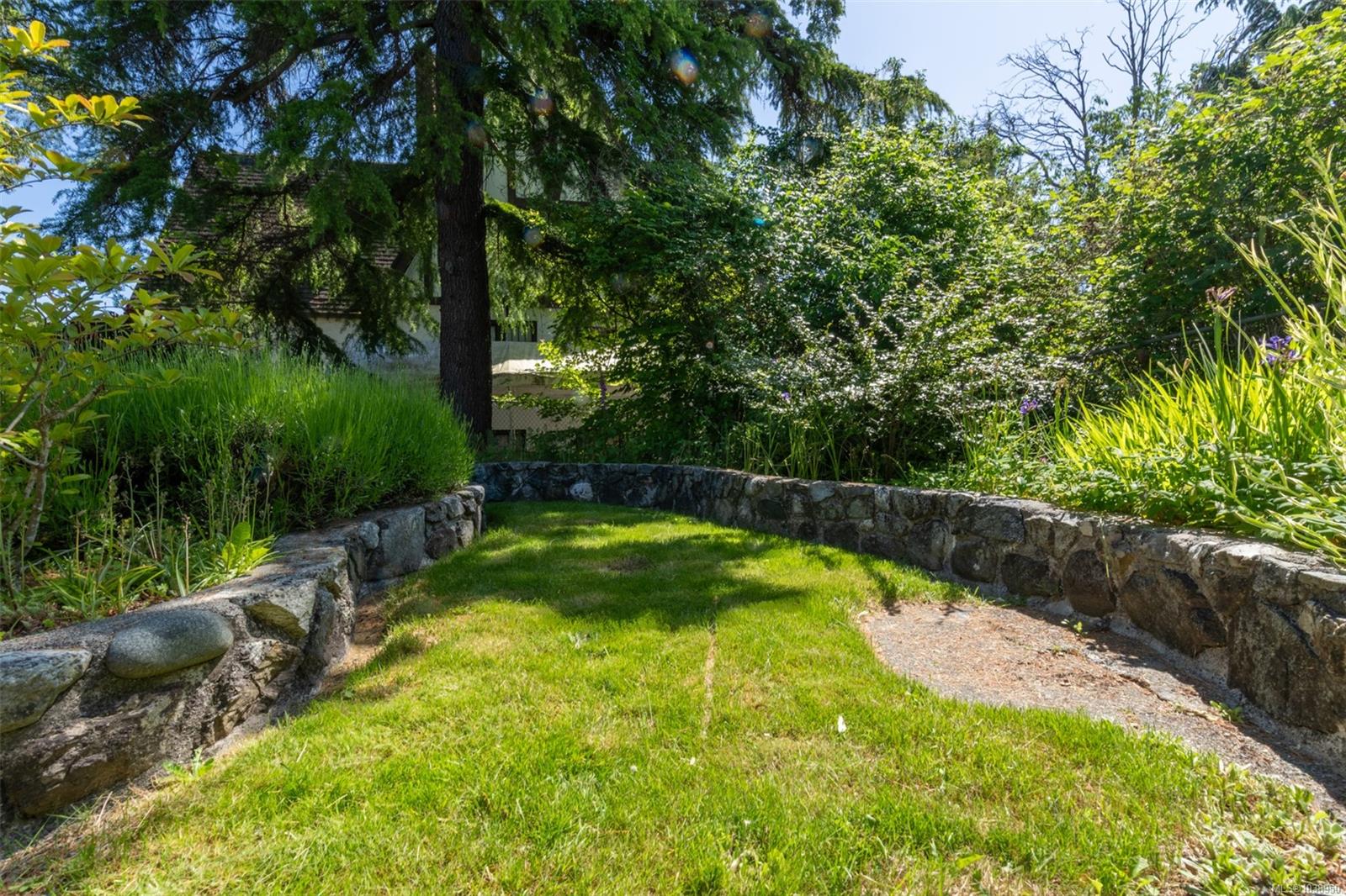 1495 Derby Rd