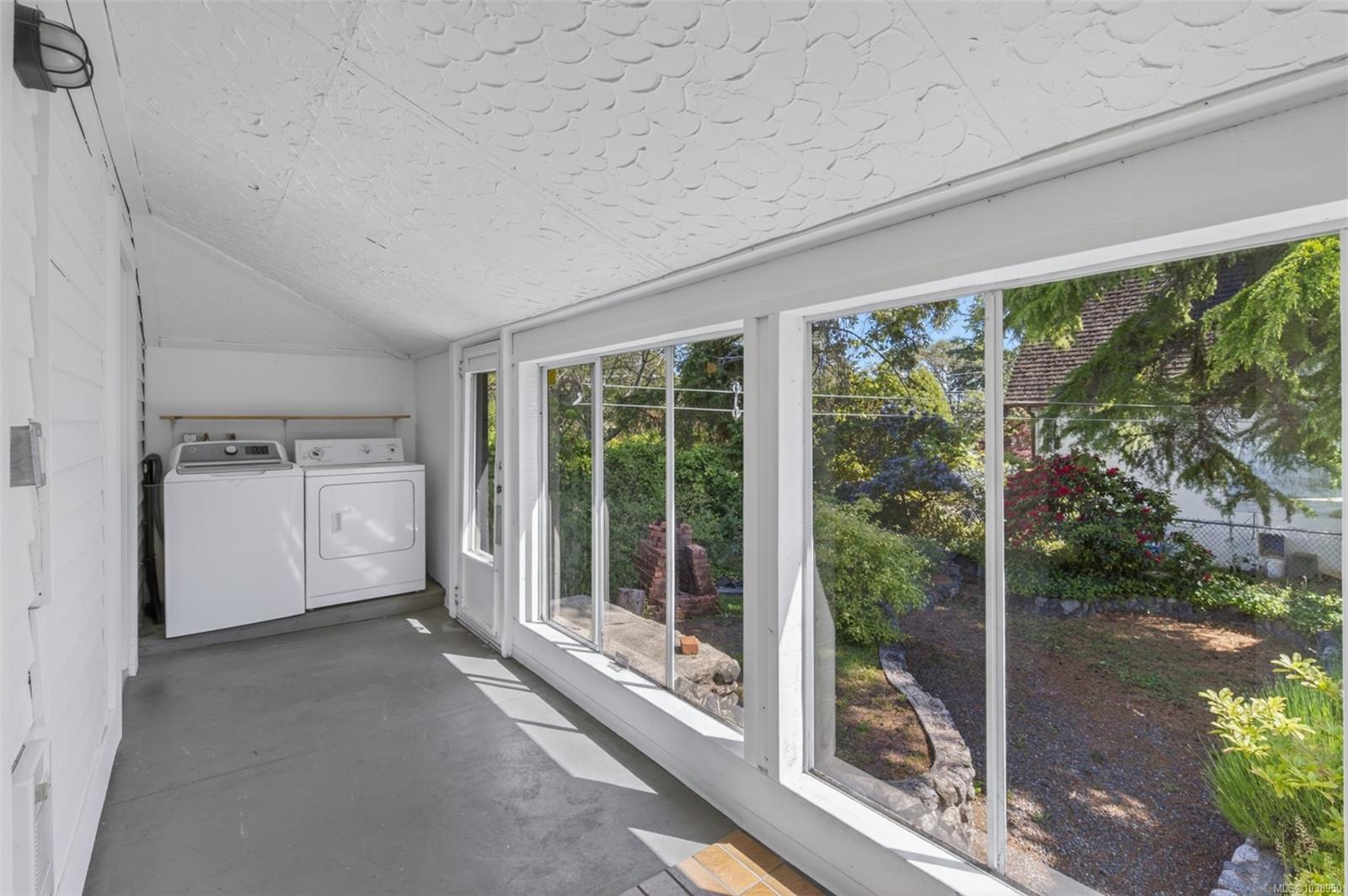1495 Derby Rd