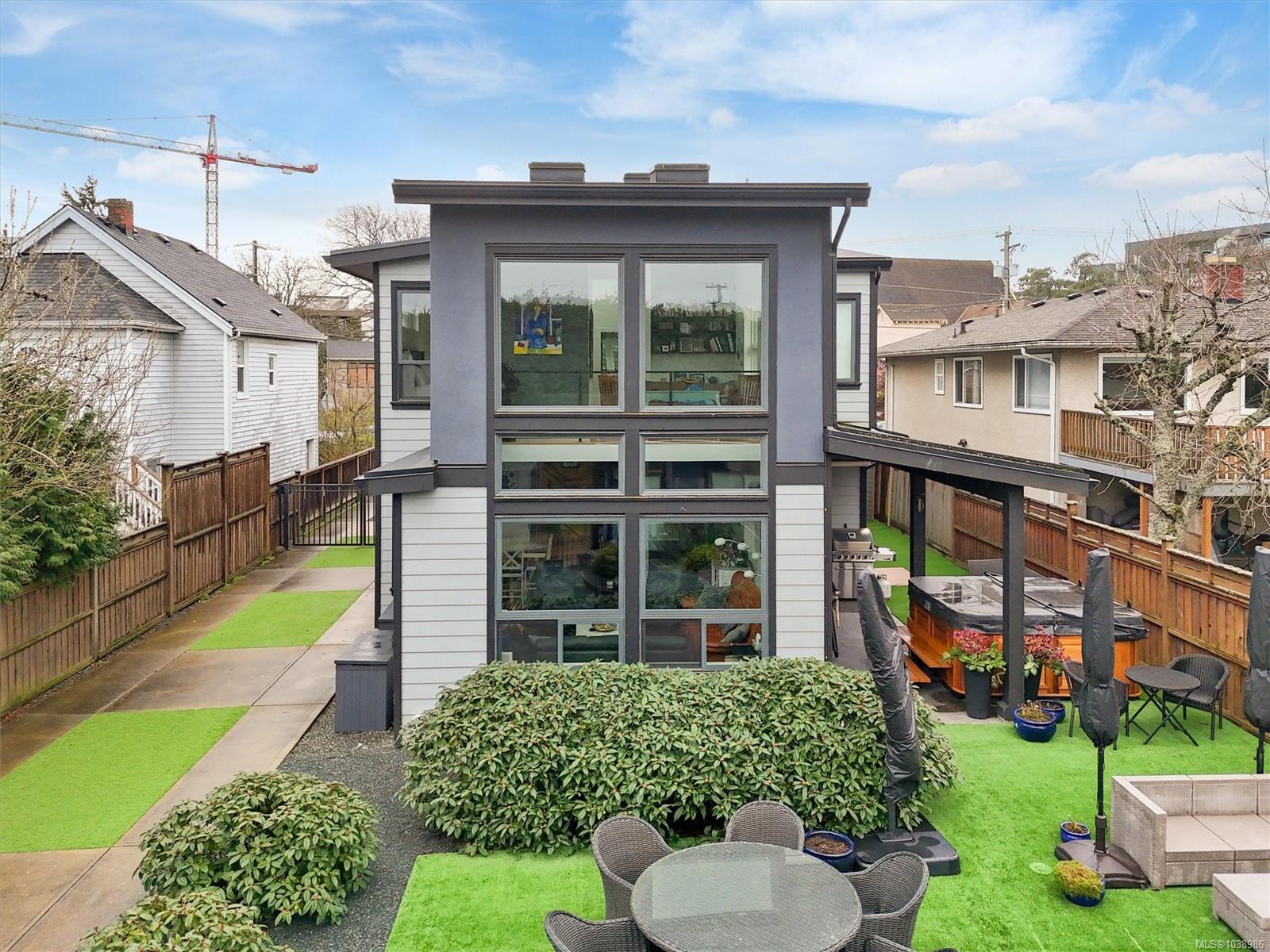 838 Old Esquimalt Rd