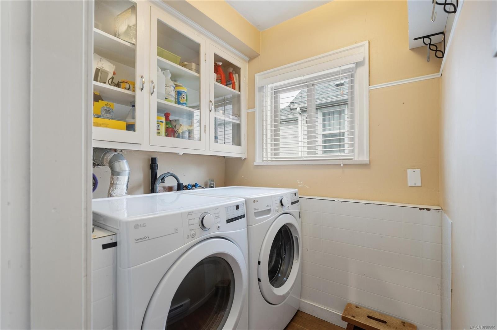 838 Old Esquimalt Rd