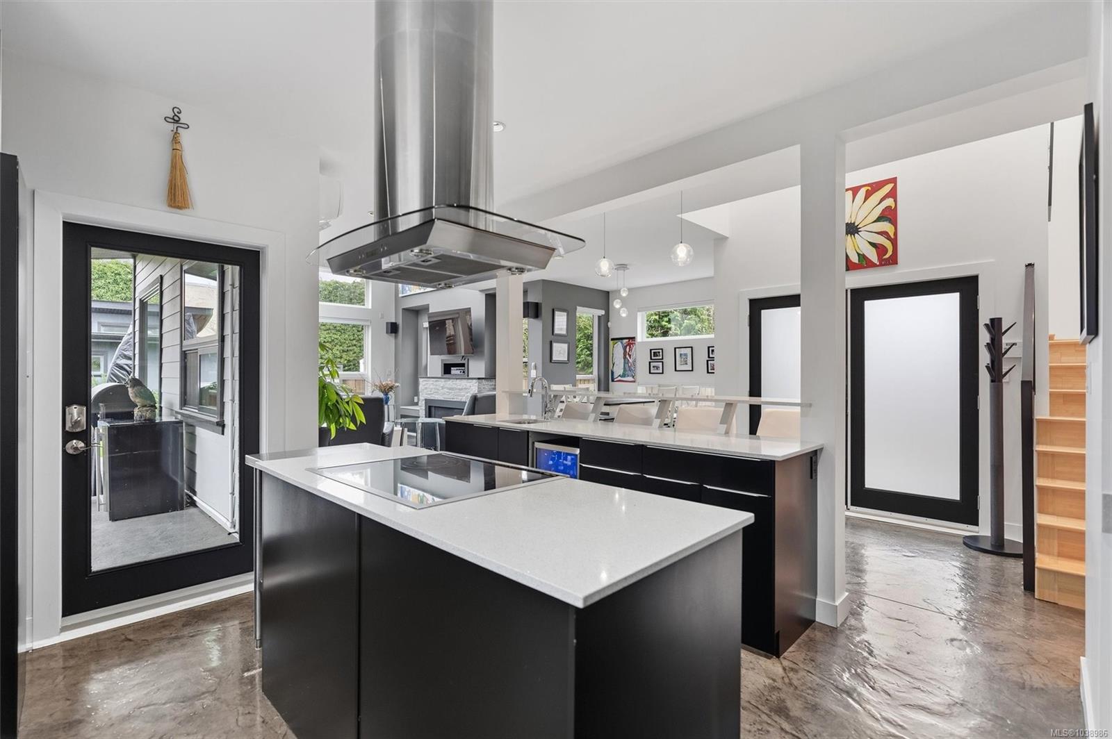838 Old Esquimalt Rd