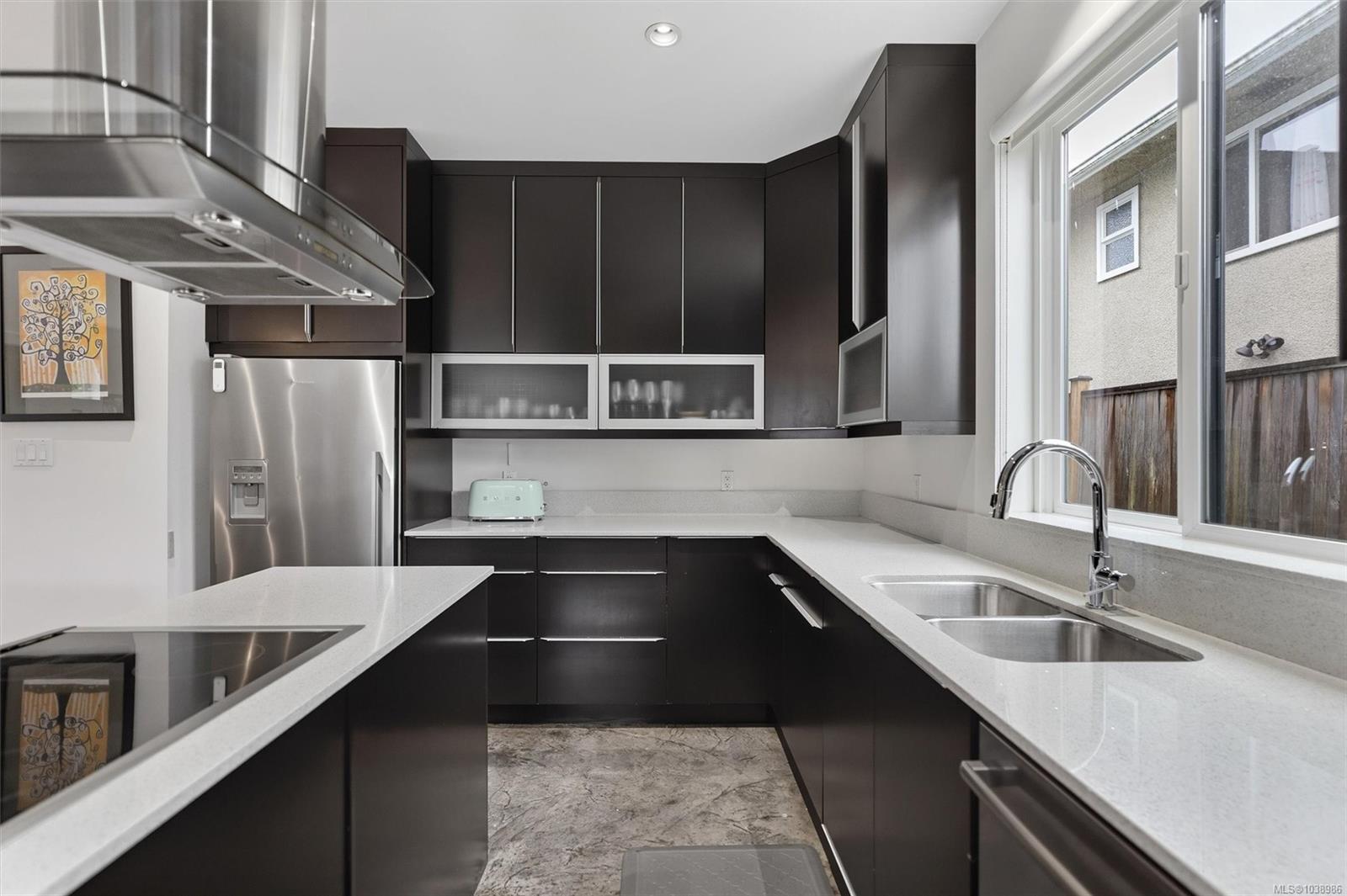 838 Old Esquimalt Rd