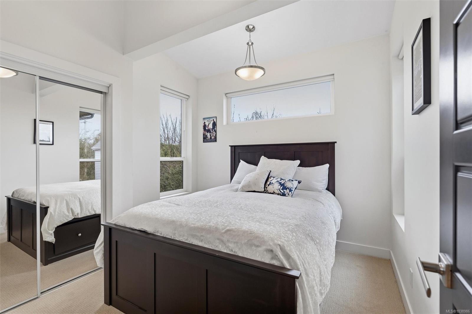 838 Old Esquimalt Rd
