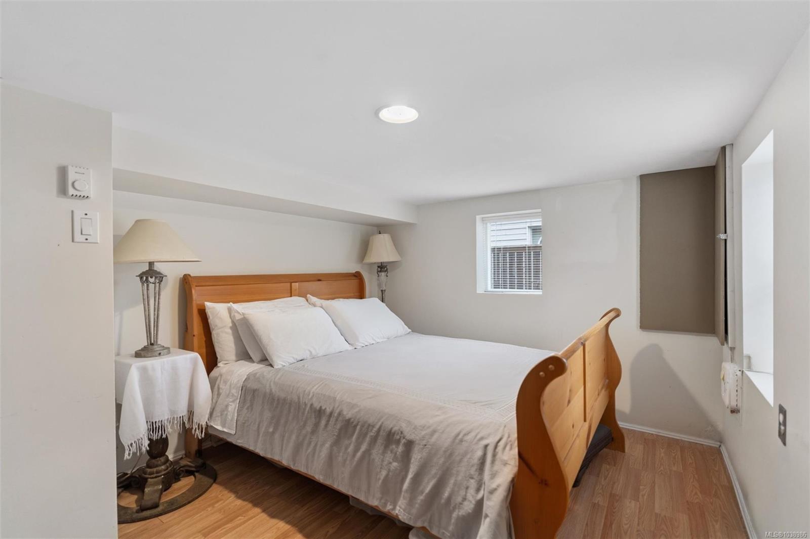 838 Old Esquimalt Rd