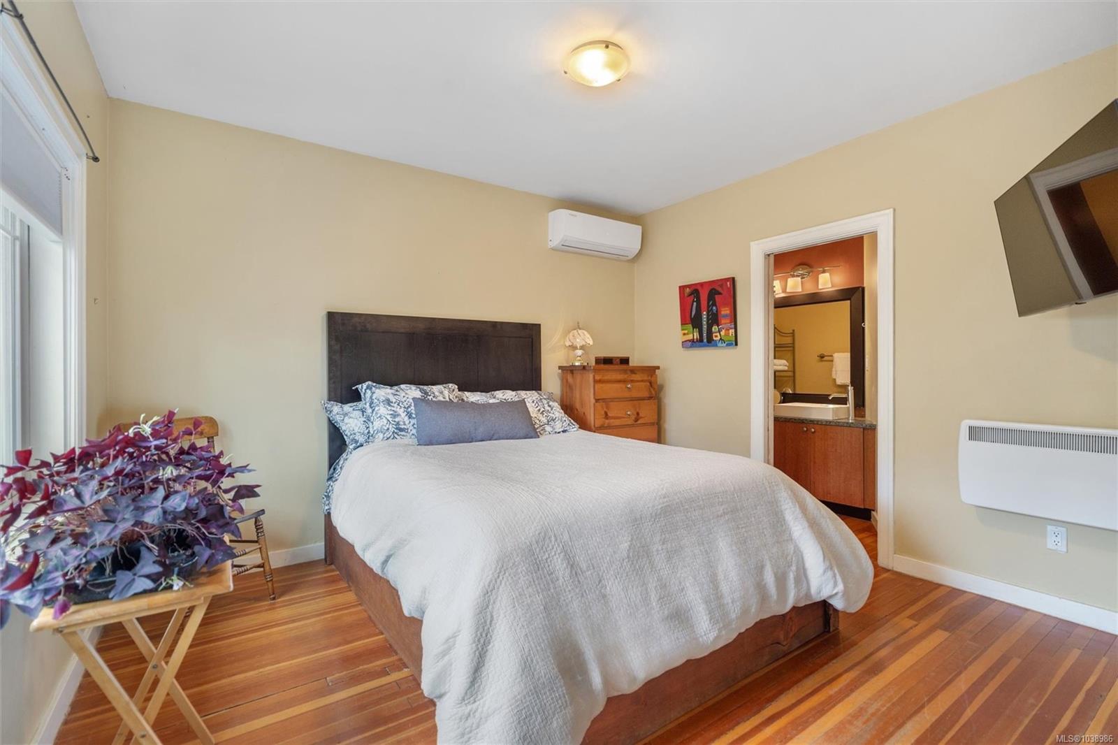 838 Old Esquimalt Rd