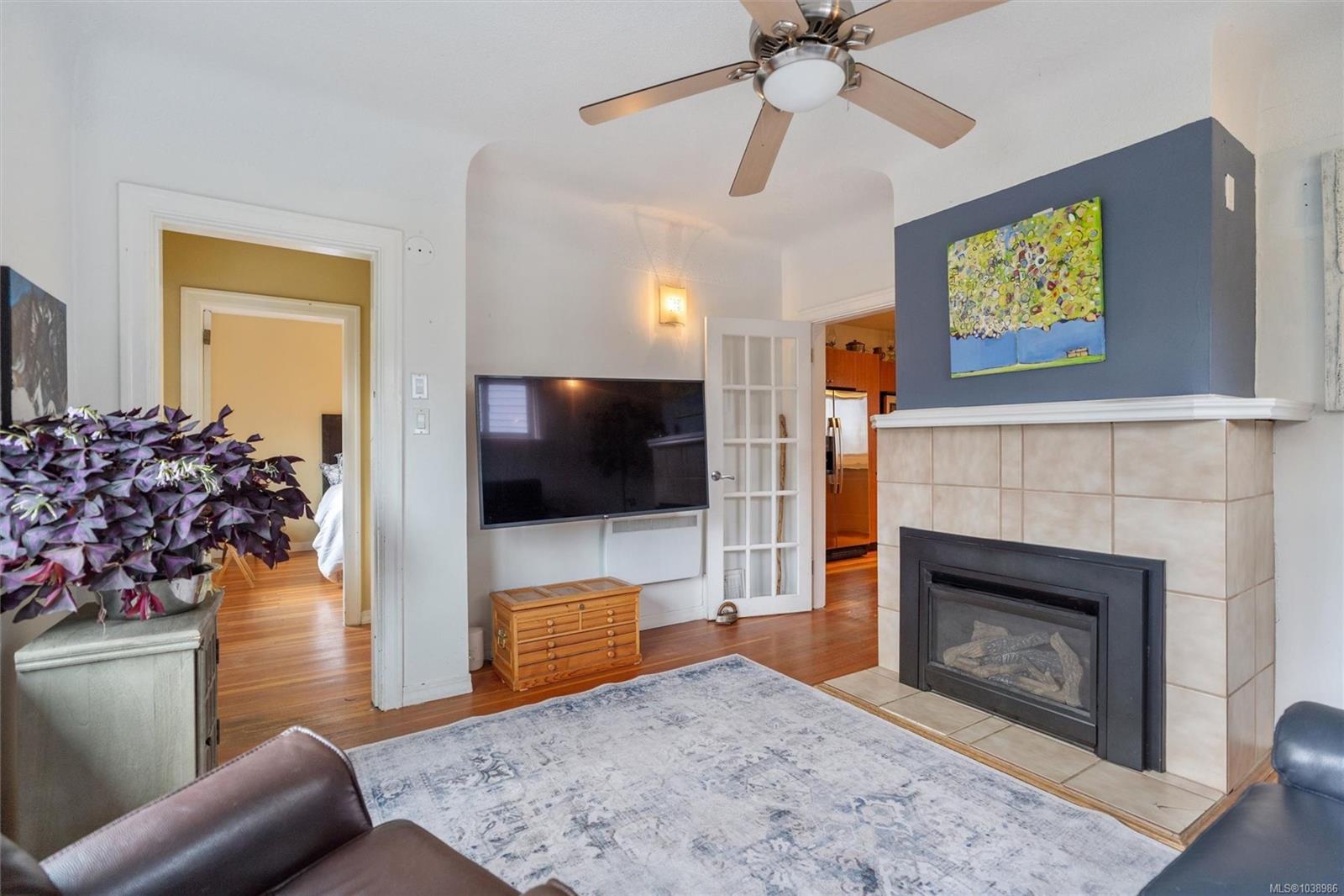 838 Old Esquimalt Rd