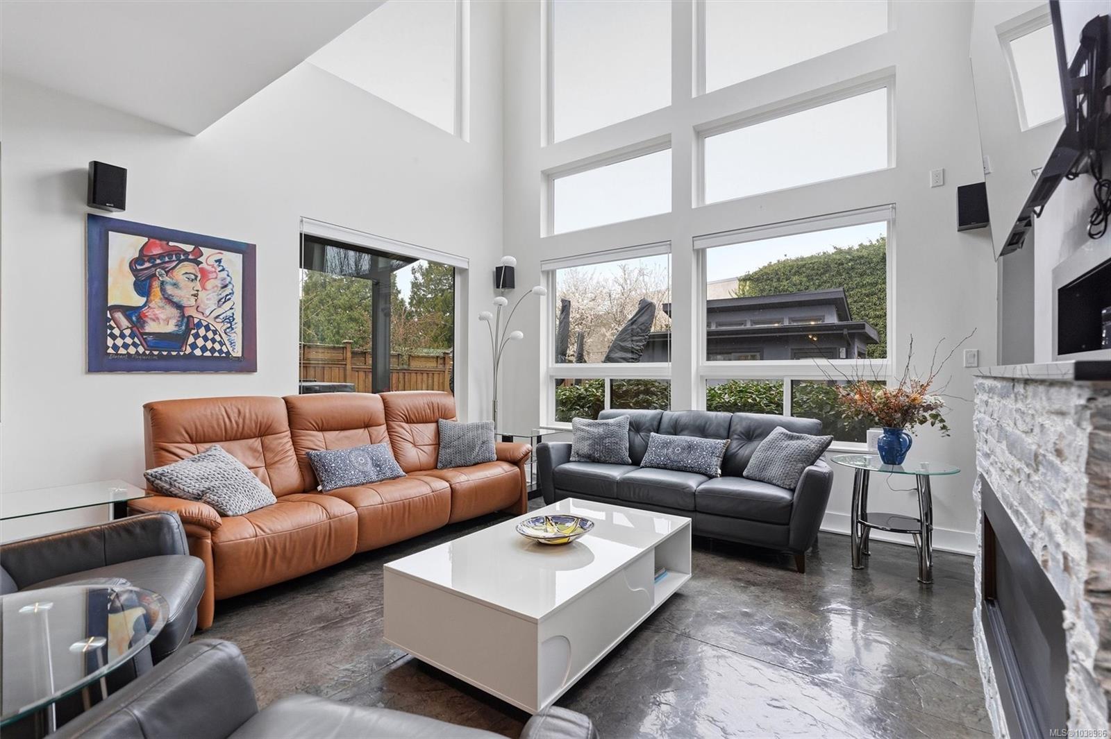 838 Old Esquimalt Rd
