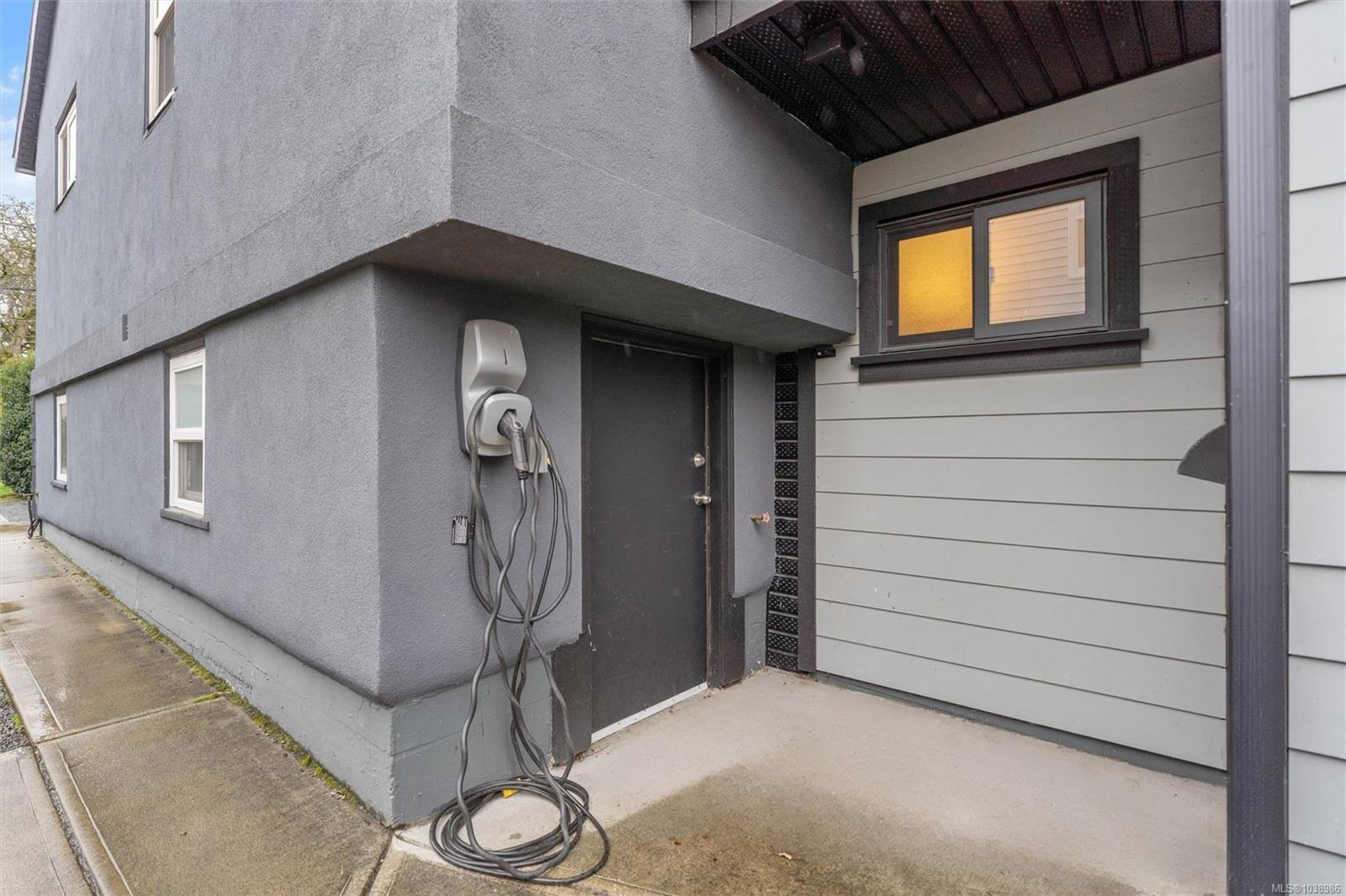 838 Old Esquimalt Rd