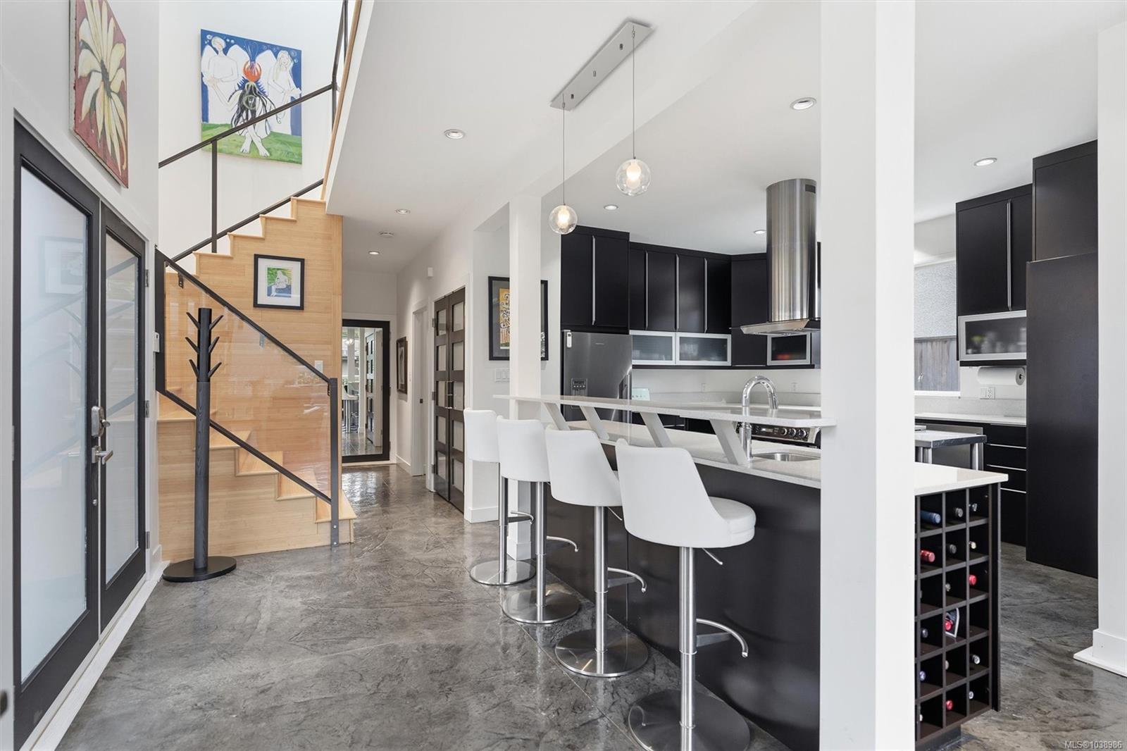 838 Old Esquimalt Rd