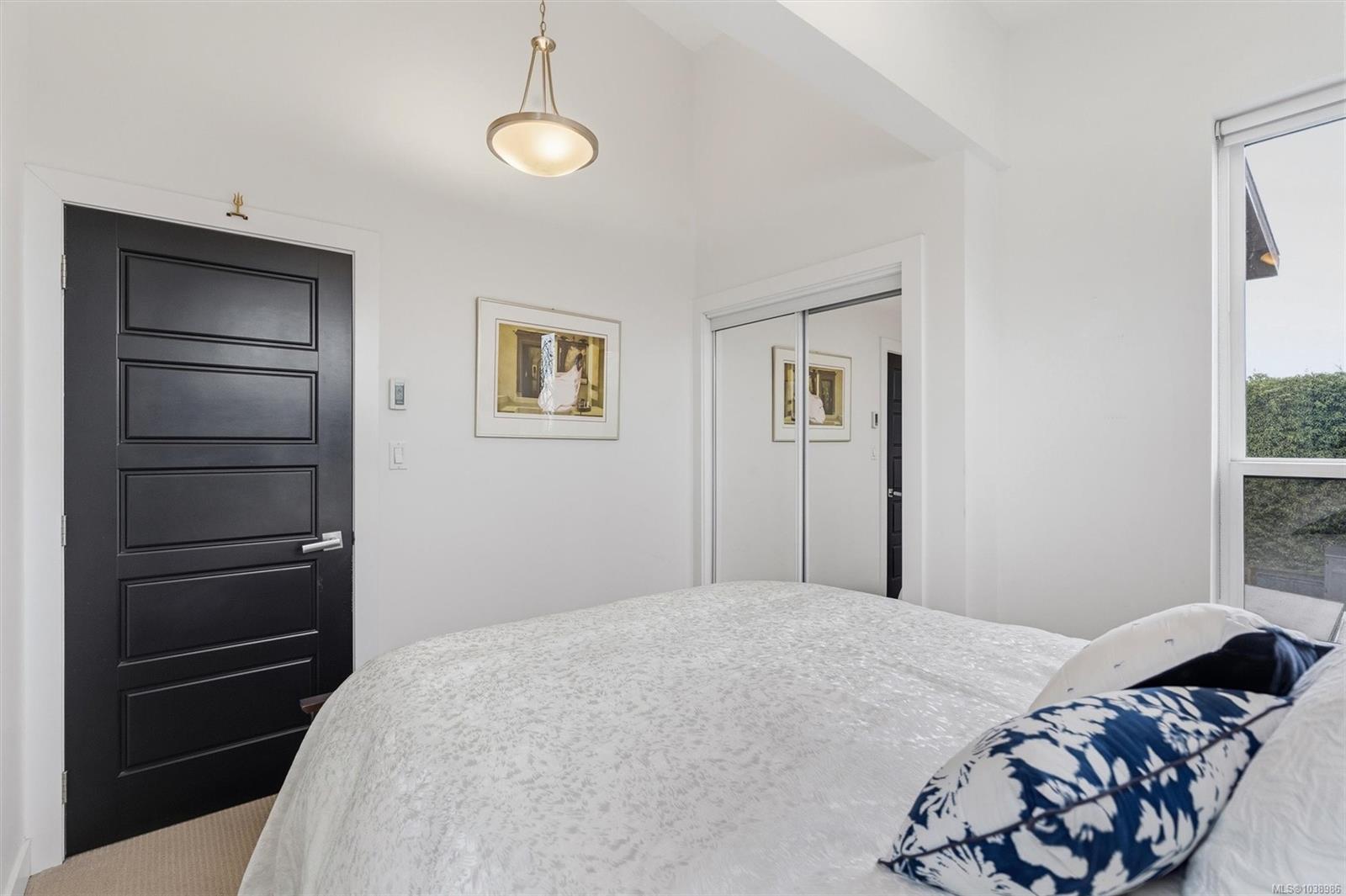 838 Old Esquimalt Rd
