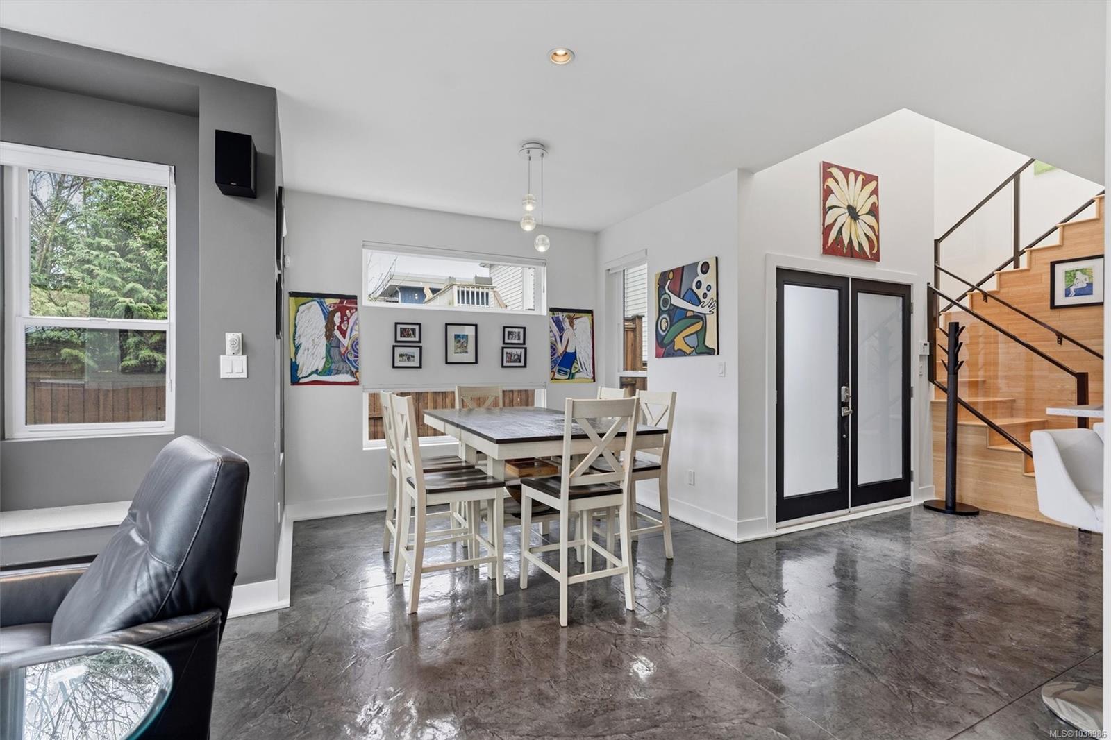 838 Old Esquimalt Rd