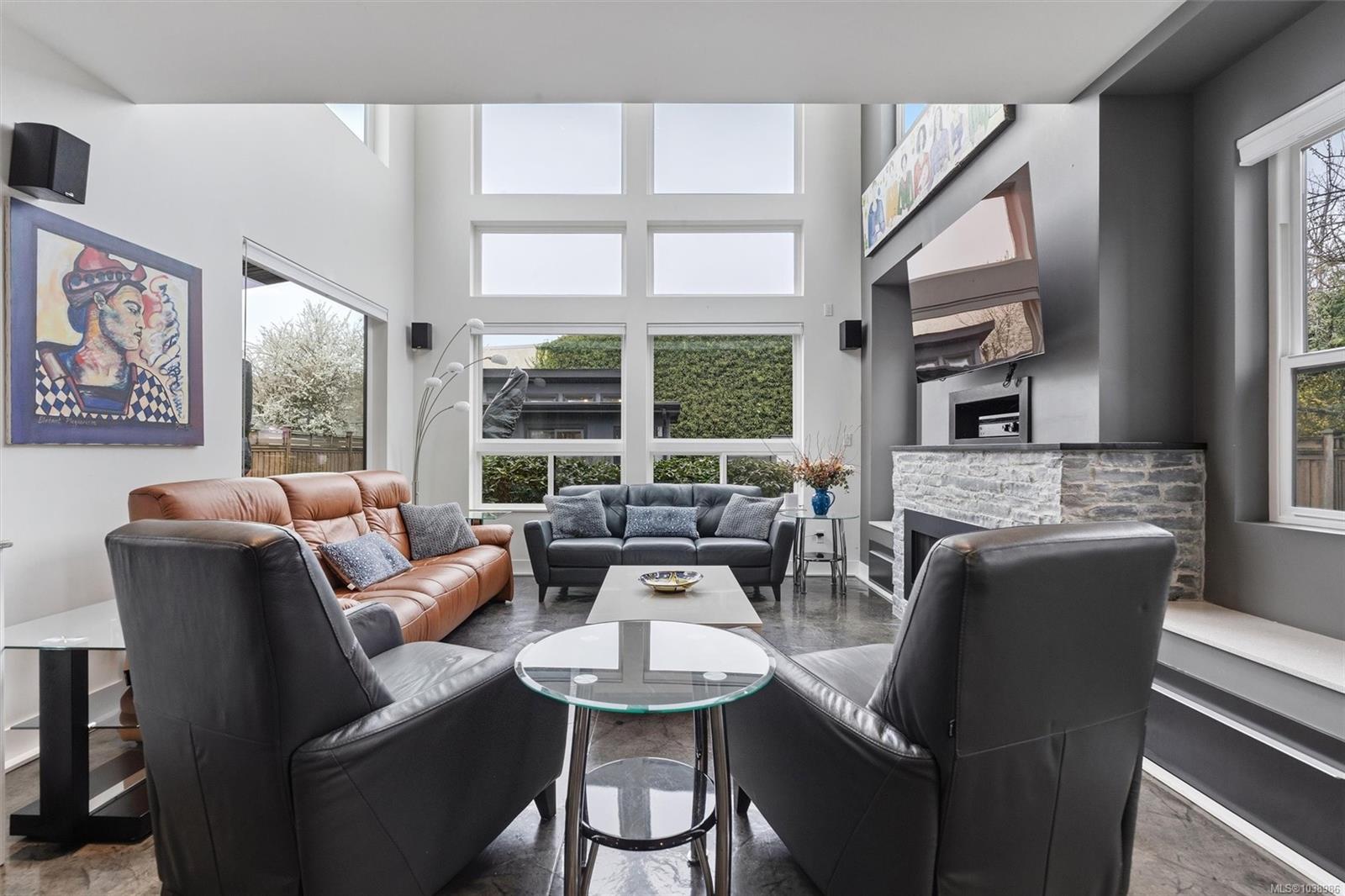 838 Old Esquimalt Rd