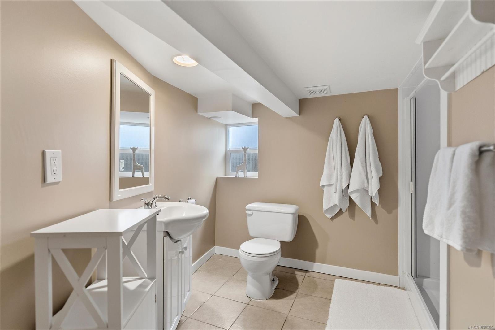 838 Old Esquimalt Rd
