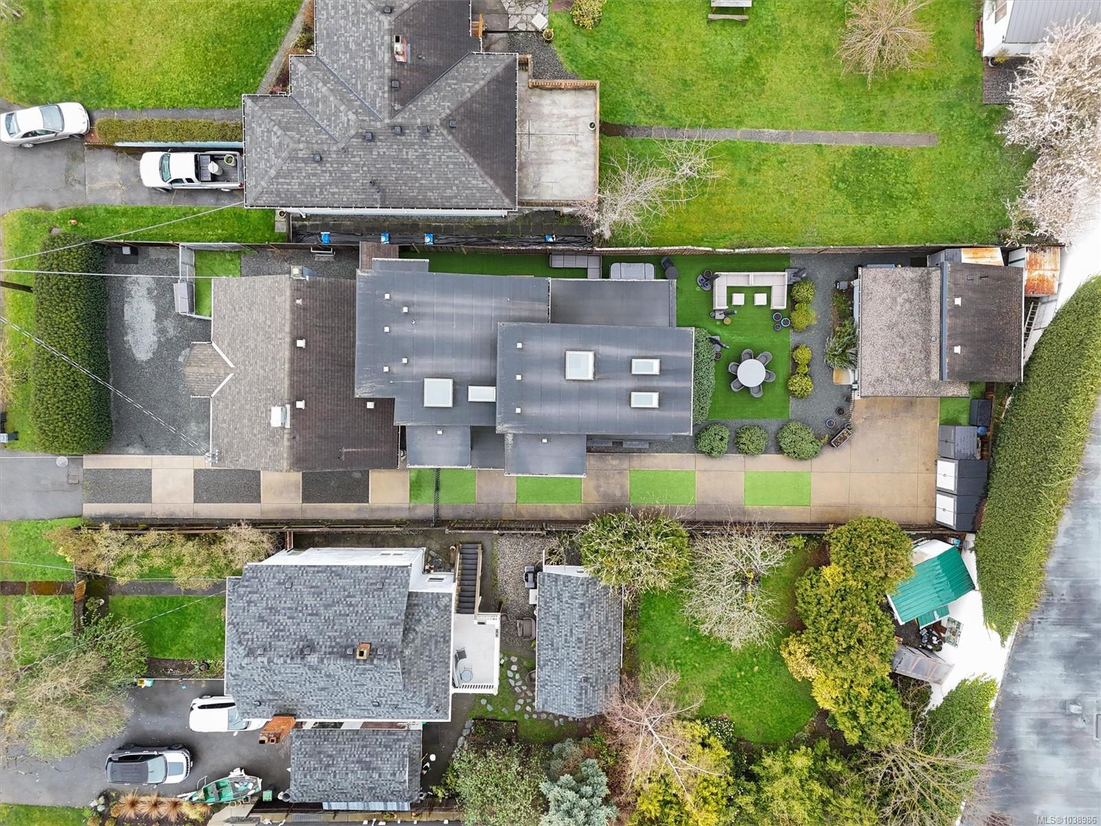 838 Old Esquimalt Rd