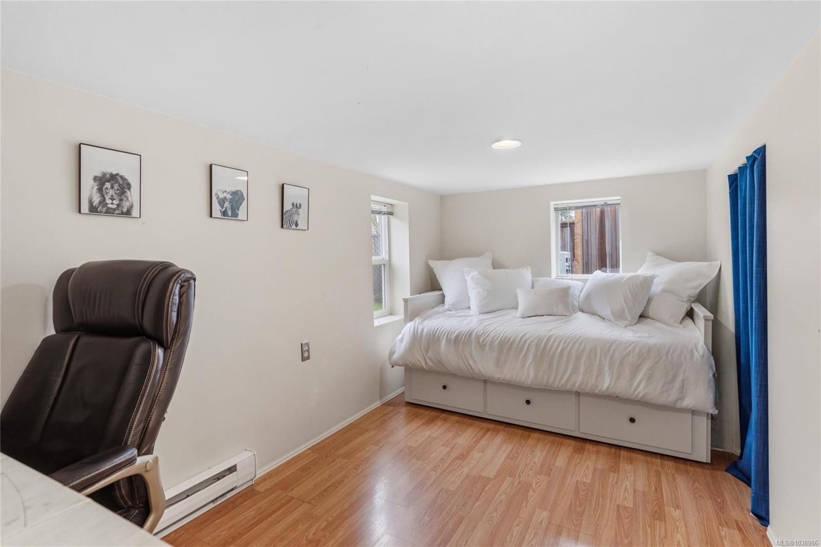 838 Old Esquimalt Rd