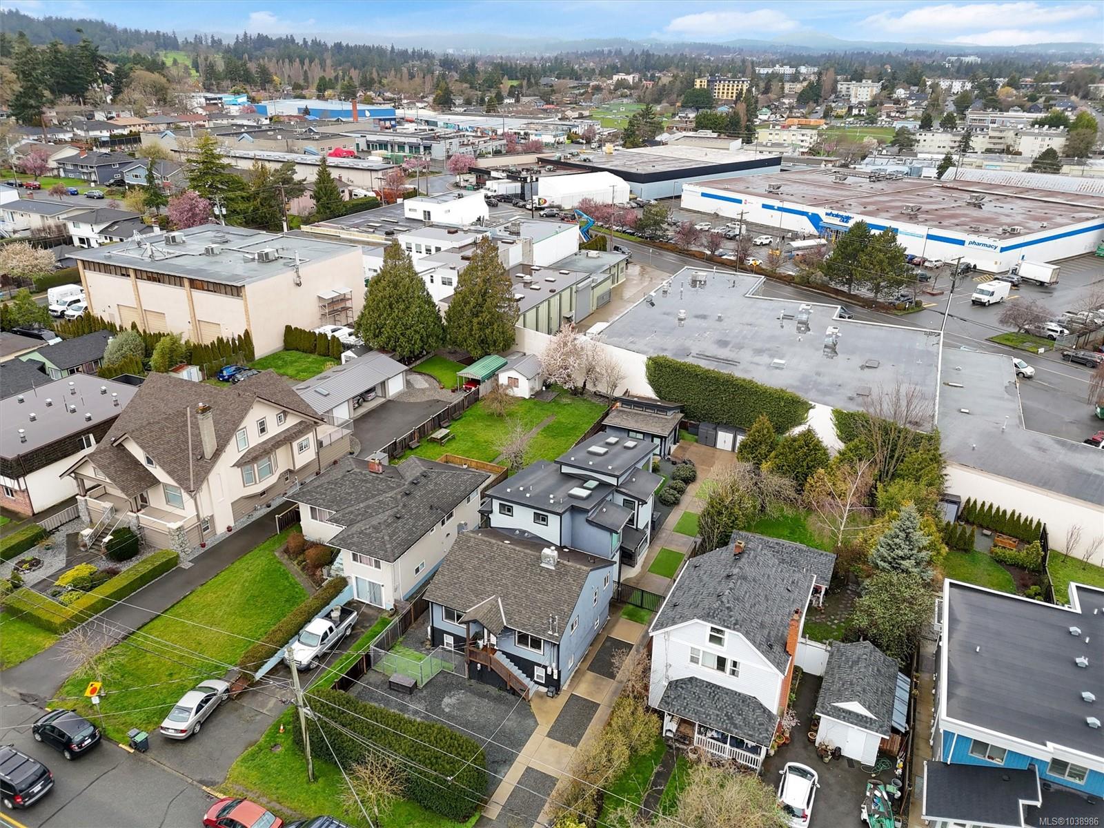 838 Old Esquimalt Rd