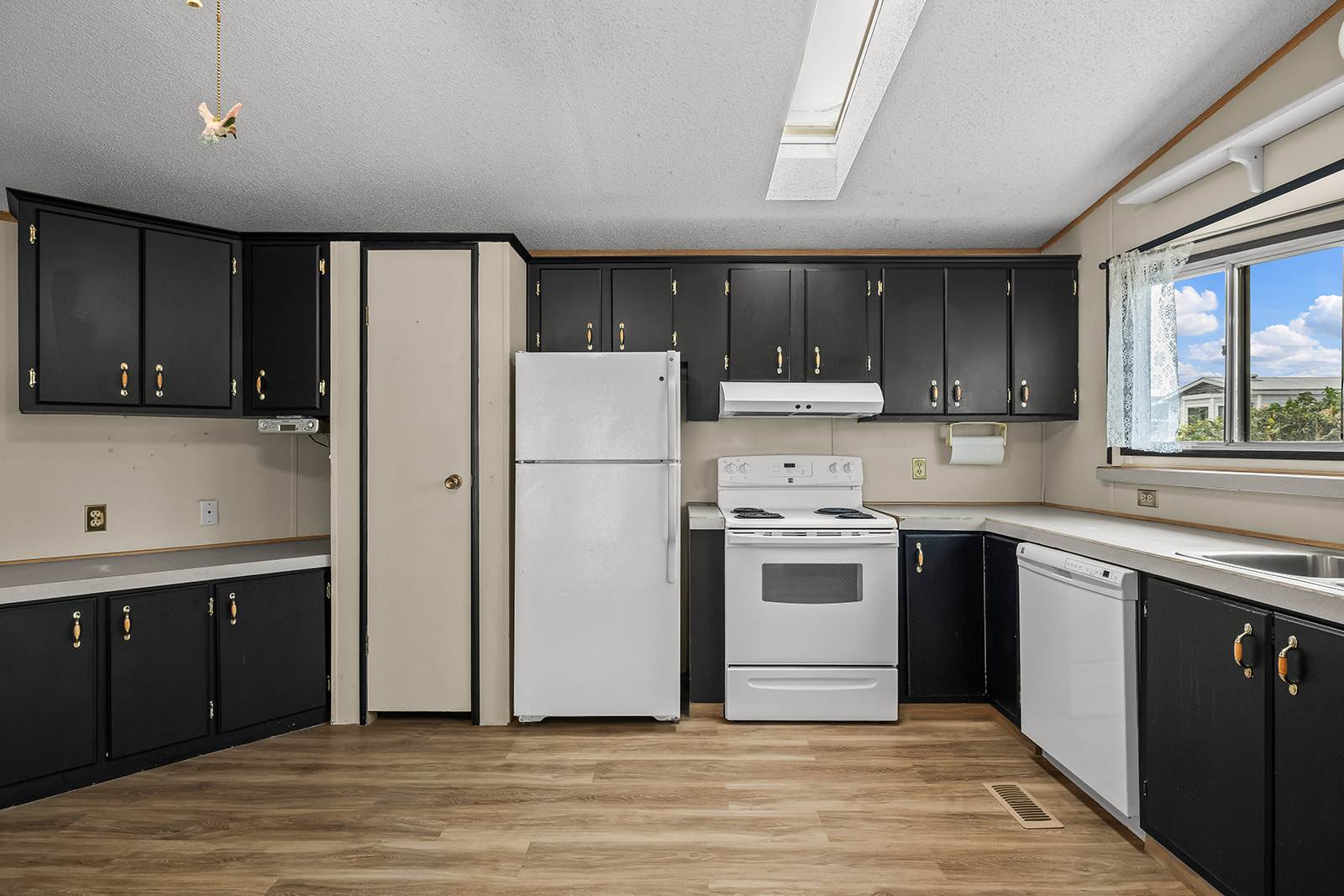 720 Commonwealth Road 144