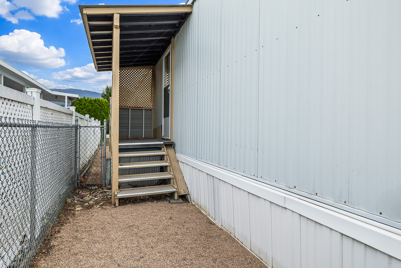 720 Commonwealth Road 144