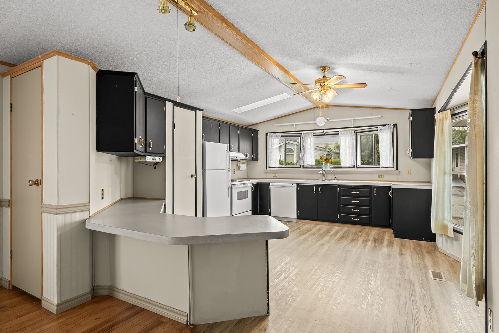 720 Commonwealth Road 144