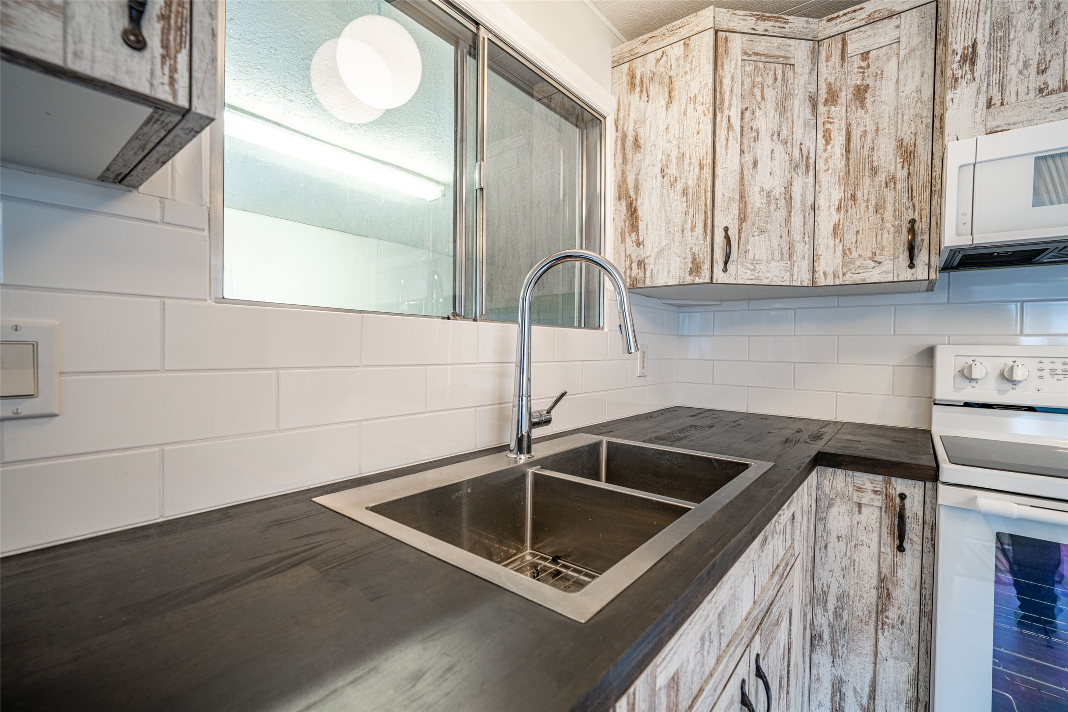 4505 McLean Creek Road E14