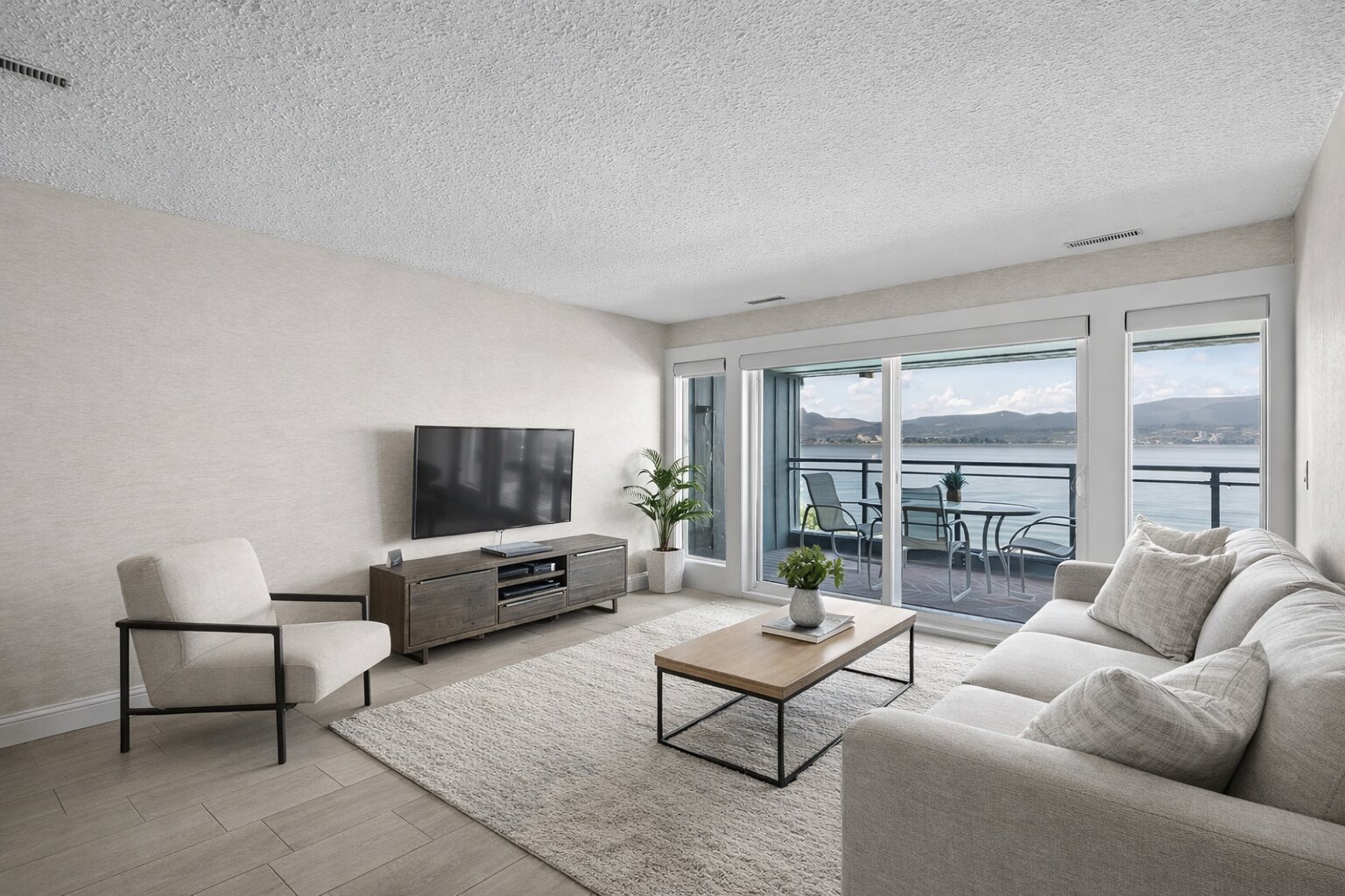 2777 Casa Loma Road 301